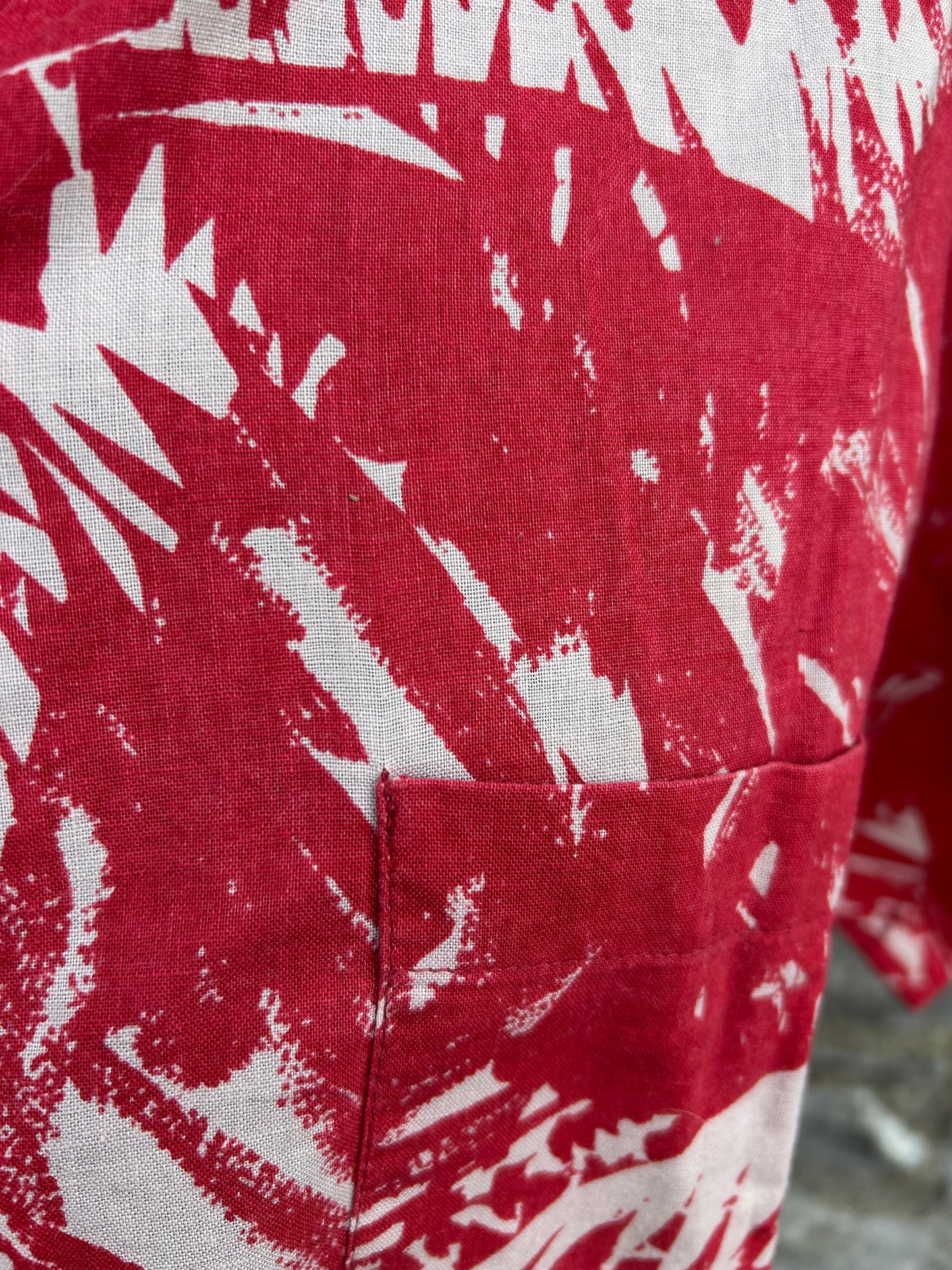 Red palm leaves shirt Small