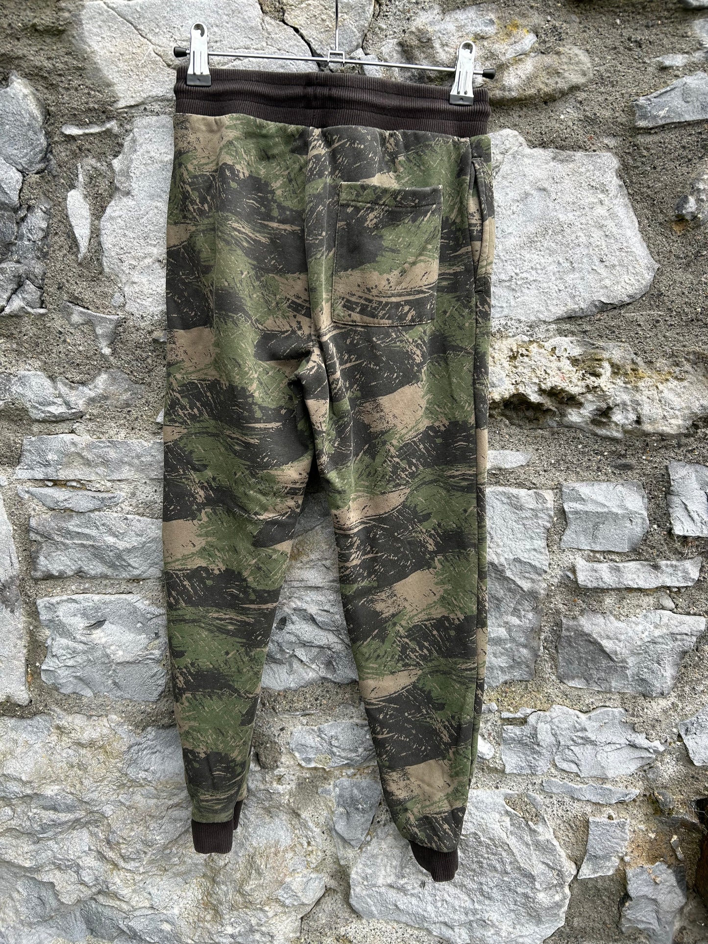 Khaki tracksuit bottoms 9-10y (134-140cm)