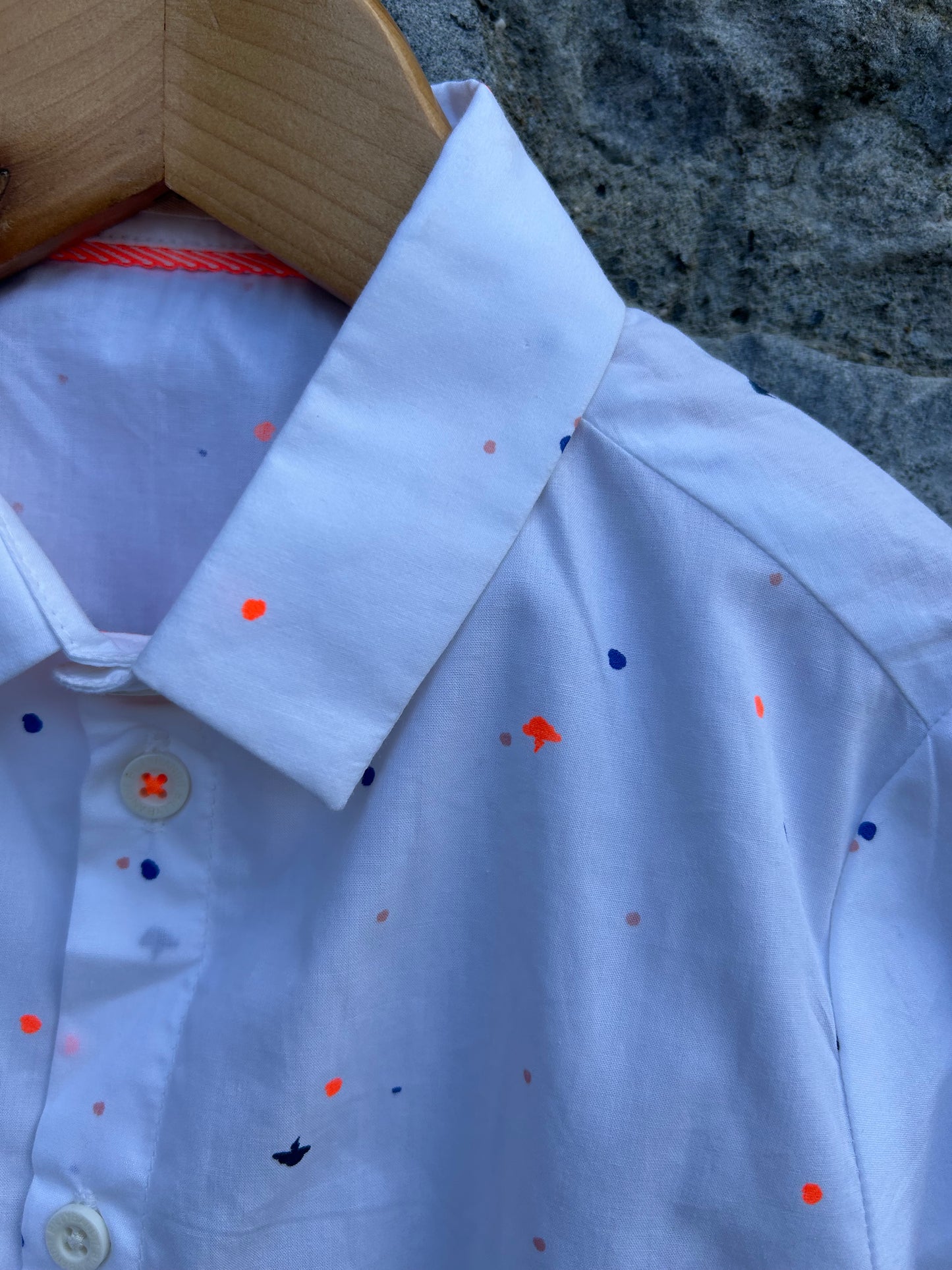 Neon spots white shirt 4-5y (104-110cm)