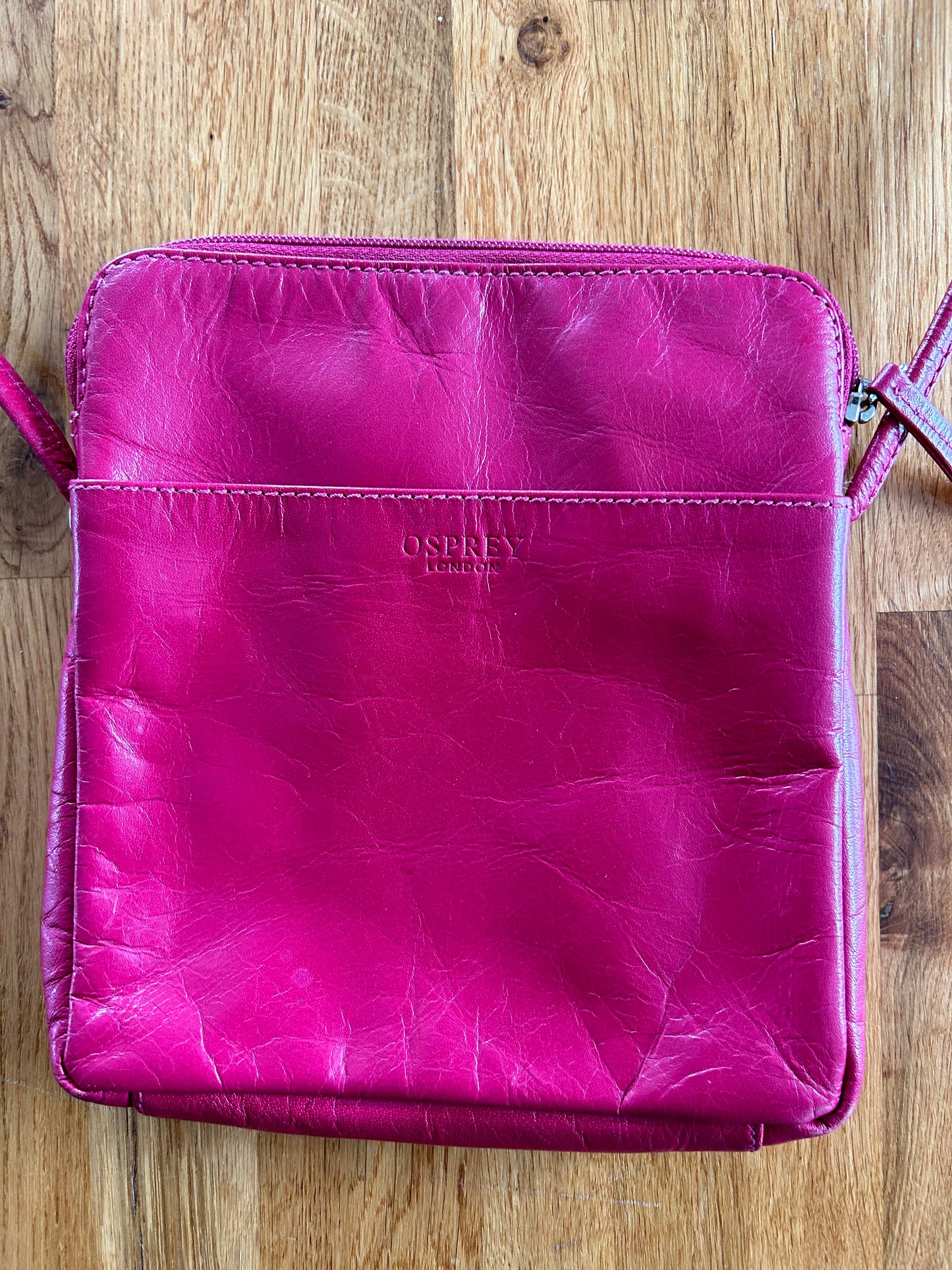 Crossbody fuchsia bag
