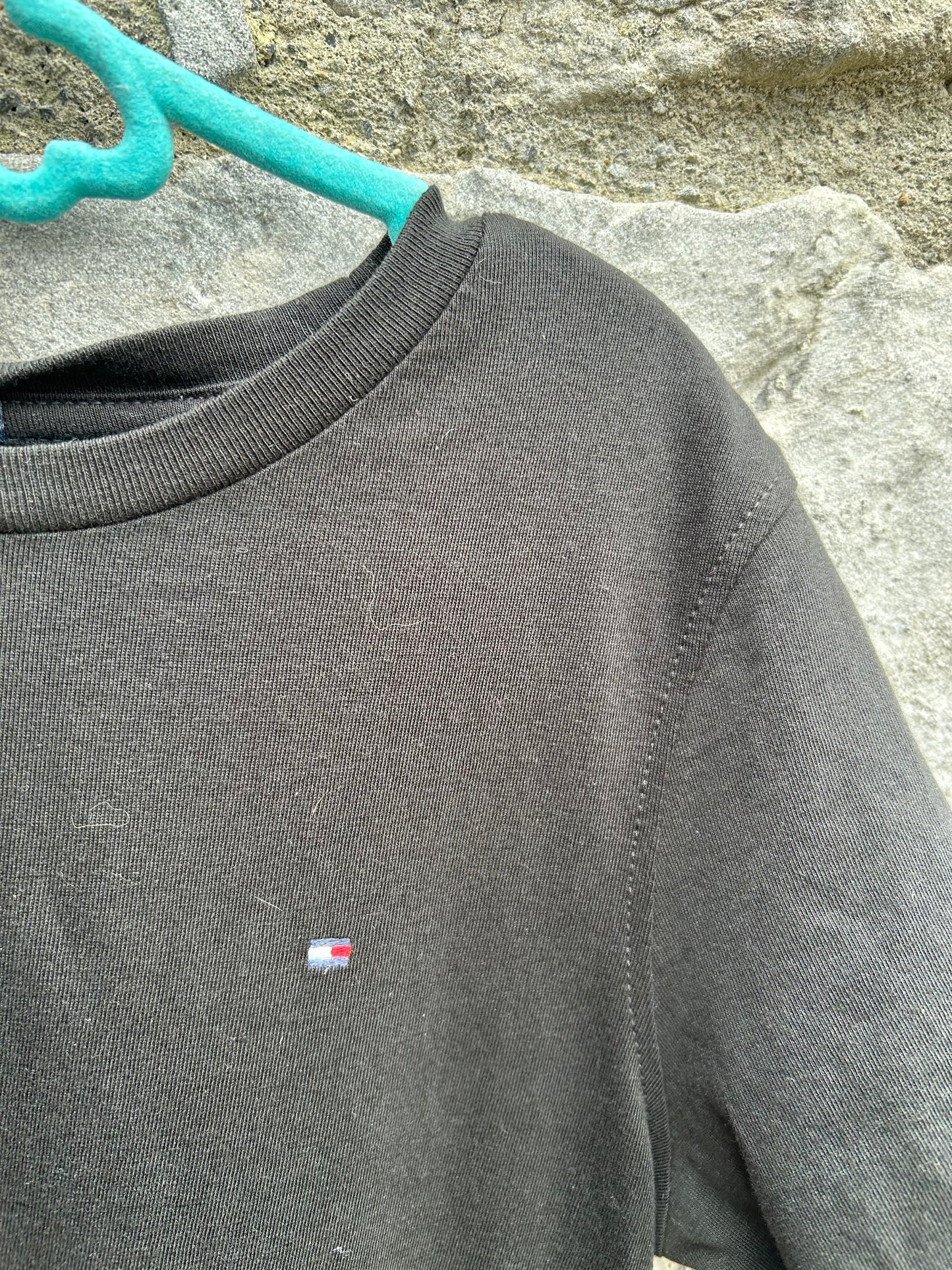 TH Black T-shirt 9-10y (134-140cm)