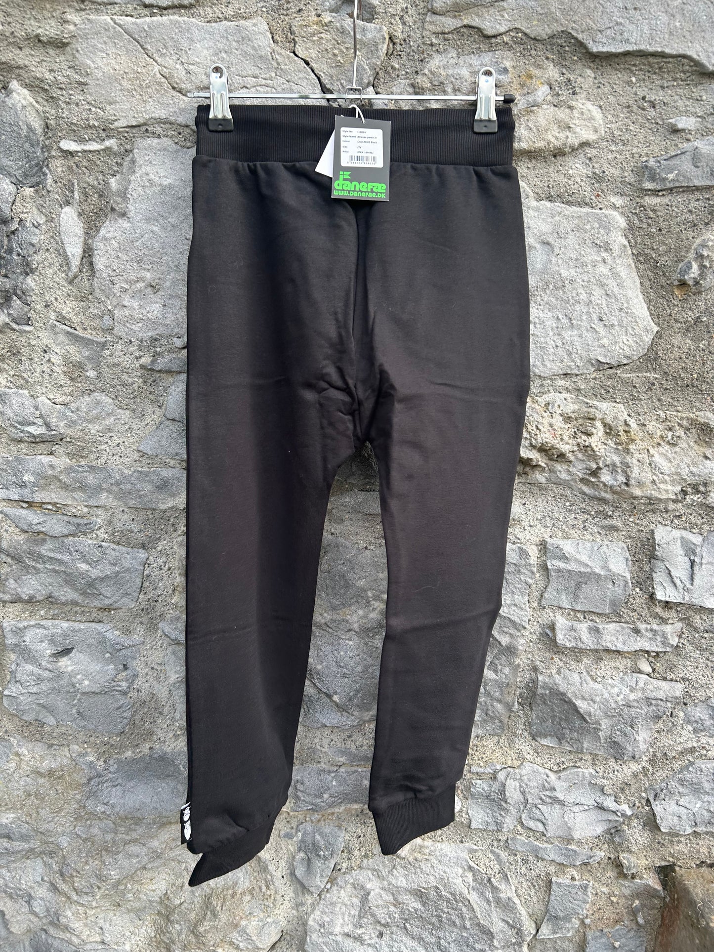 Black joggers 7y (122cm)