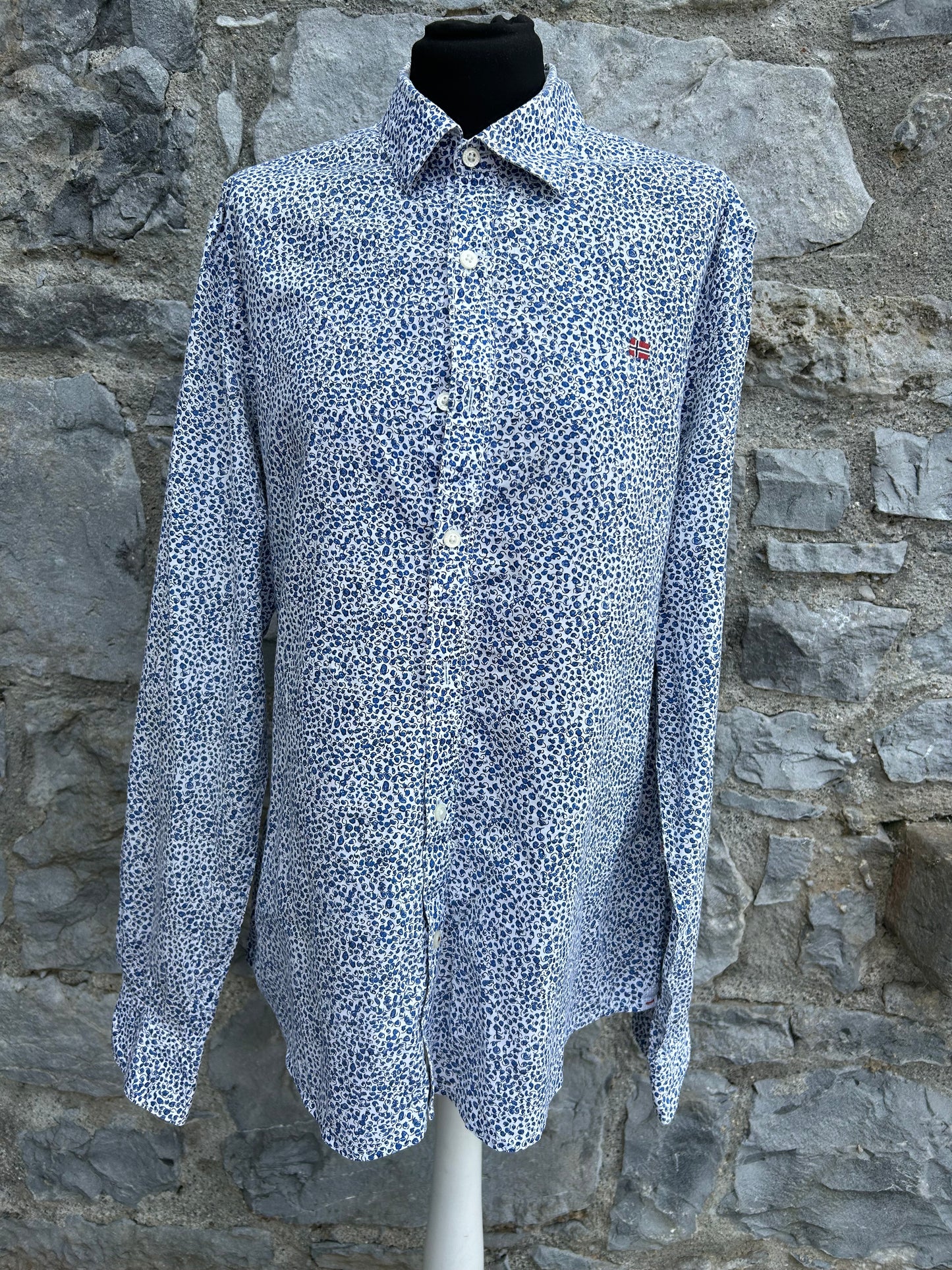 Blue small flowers shirt Medium