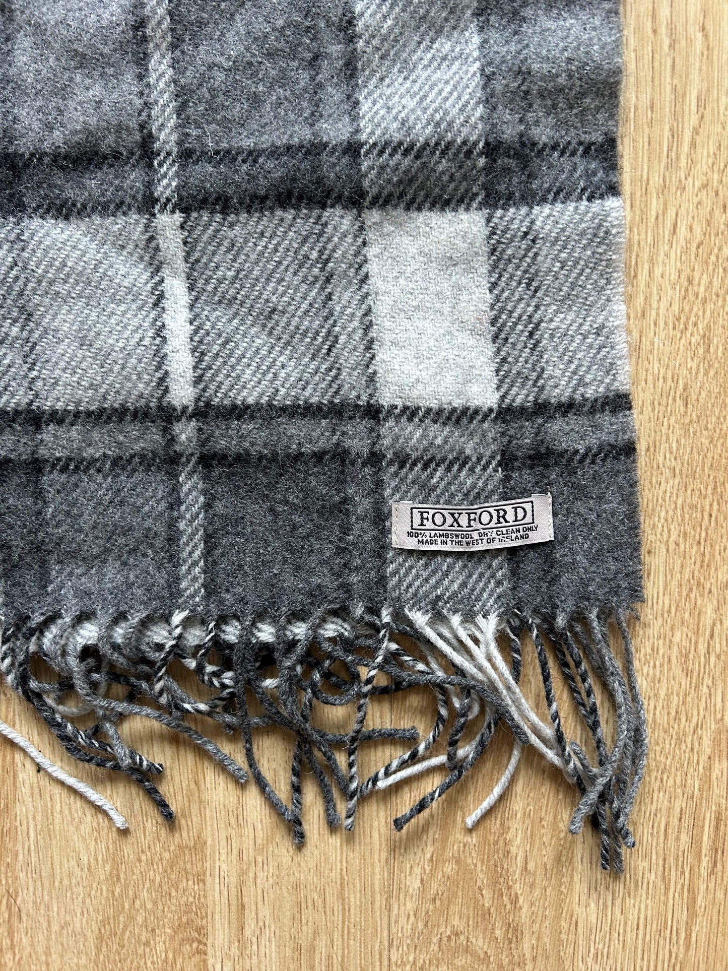 Grey&white check scarf