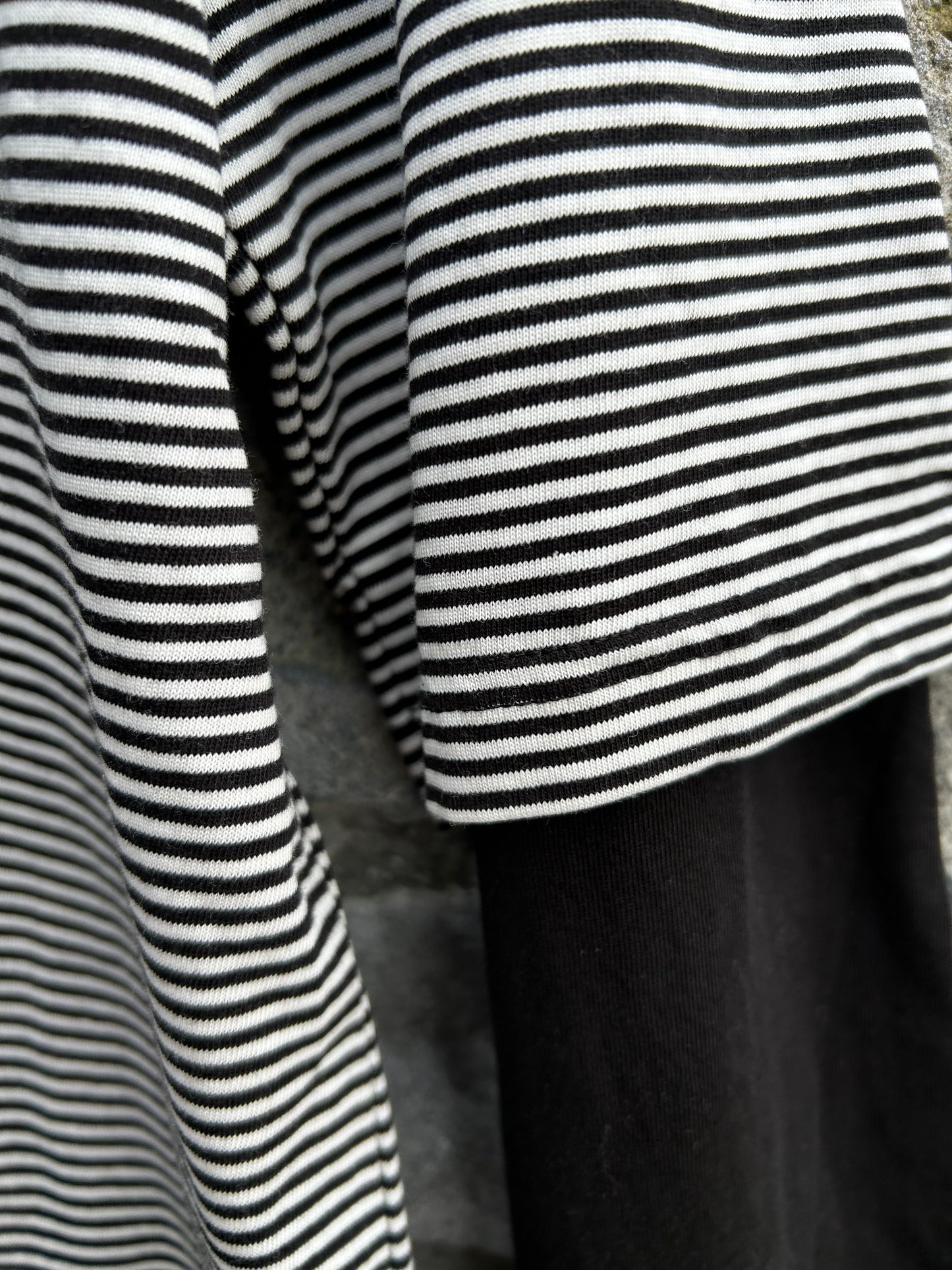 Black&white stripy top 11y (146cm)