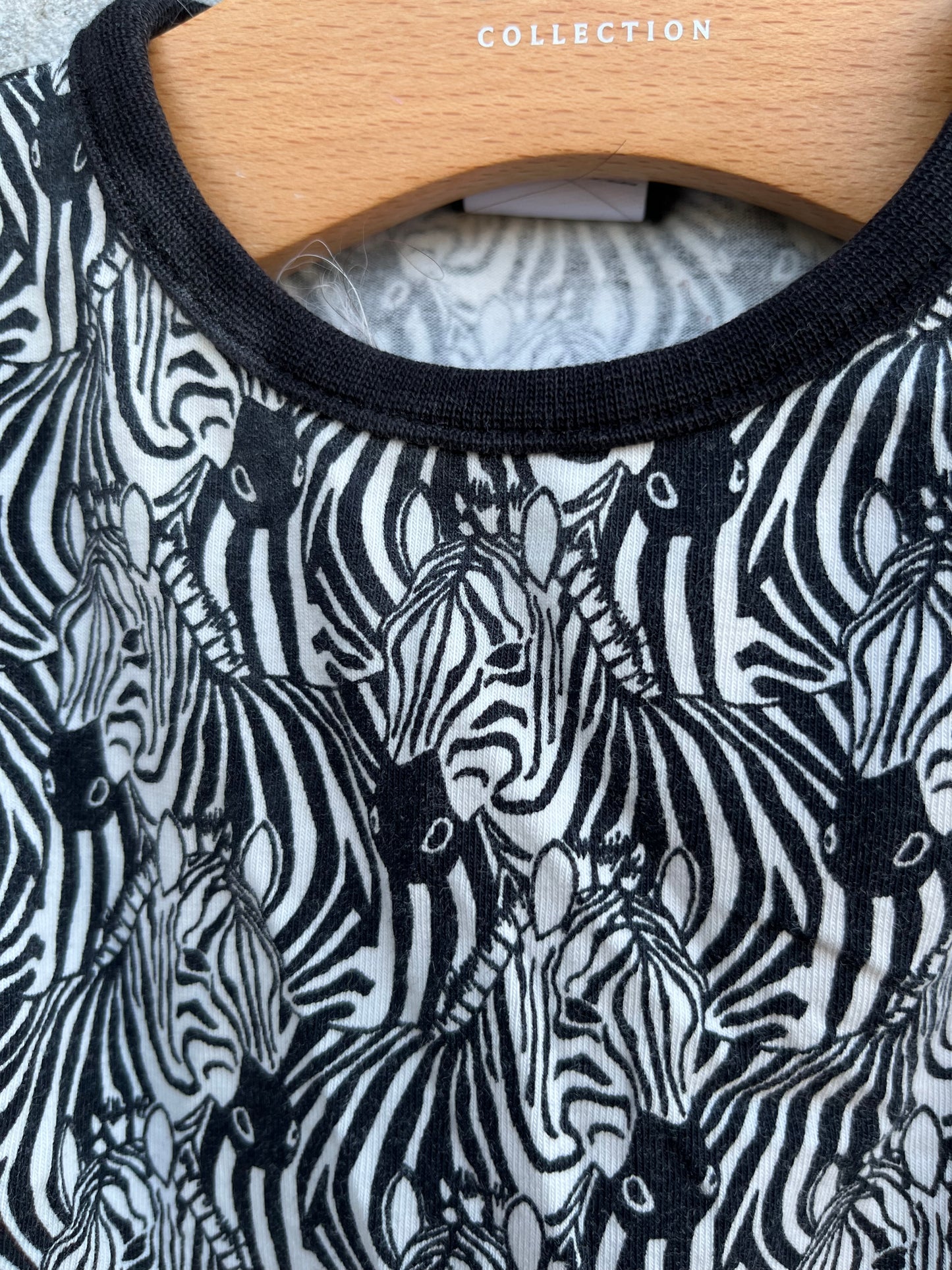 Black&white zebra vest 0-1m (56cm)