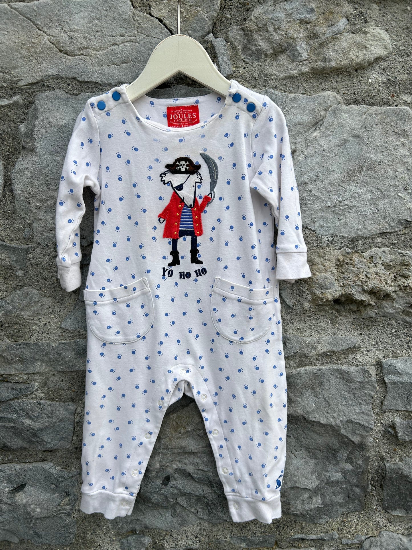 Pirate onesie 6-9m (68-74cm)