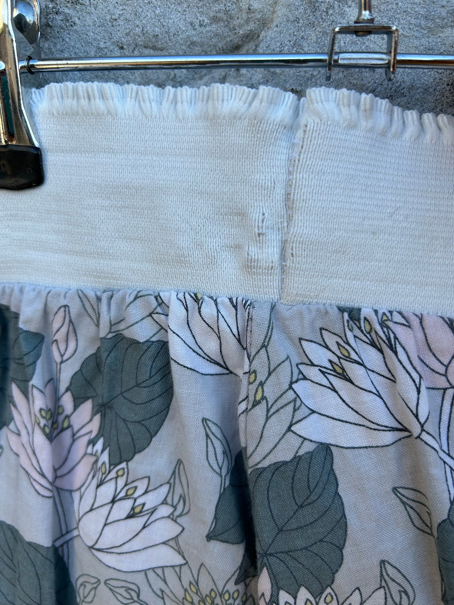 Grey floral pants 5-6y (110-116cm)