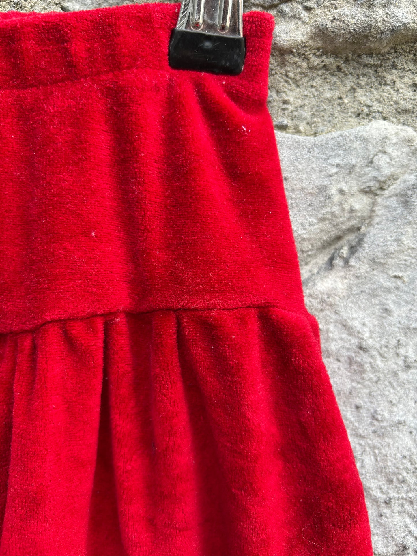 Red velour skirt 7-8y (122-128cm)