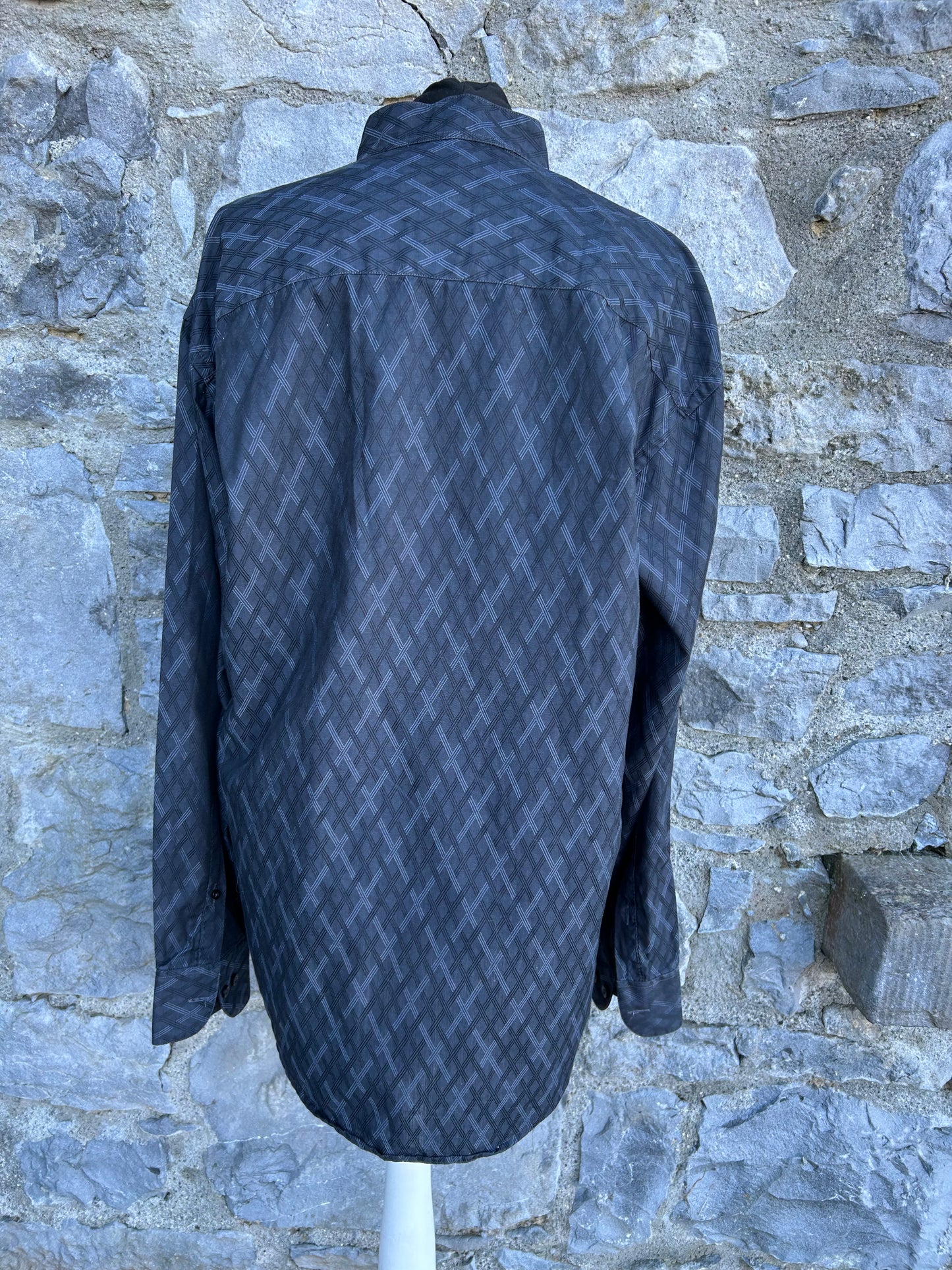 Y2K Grey crossing lines shirt Medium
