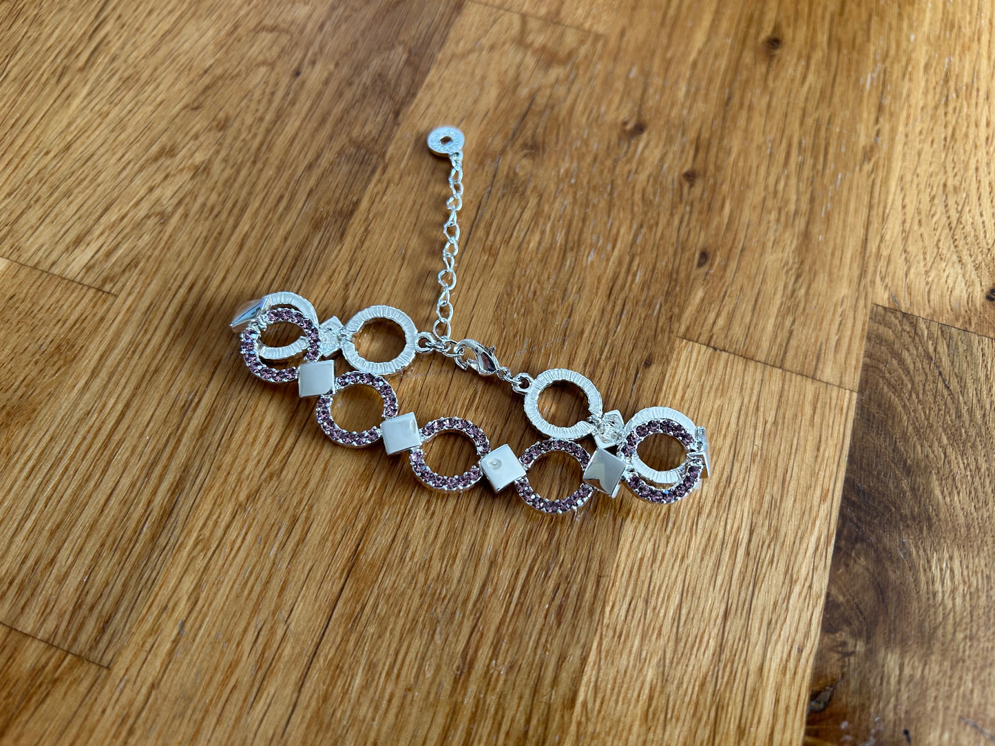 Circle pink bracelet