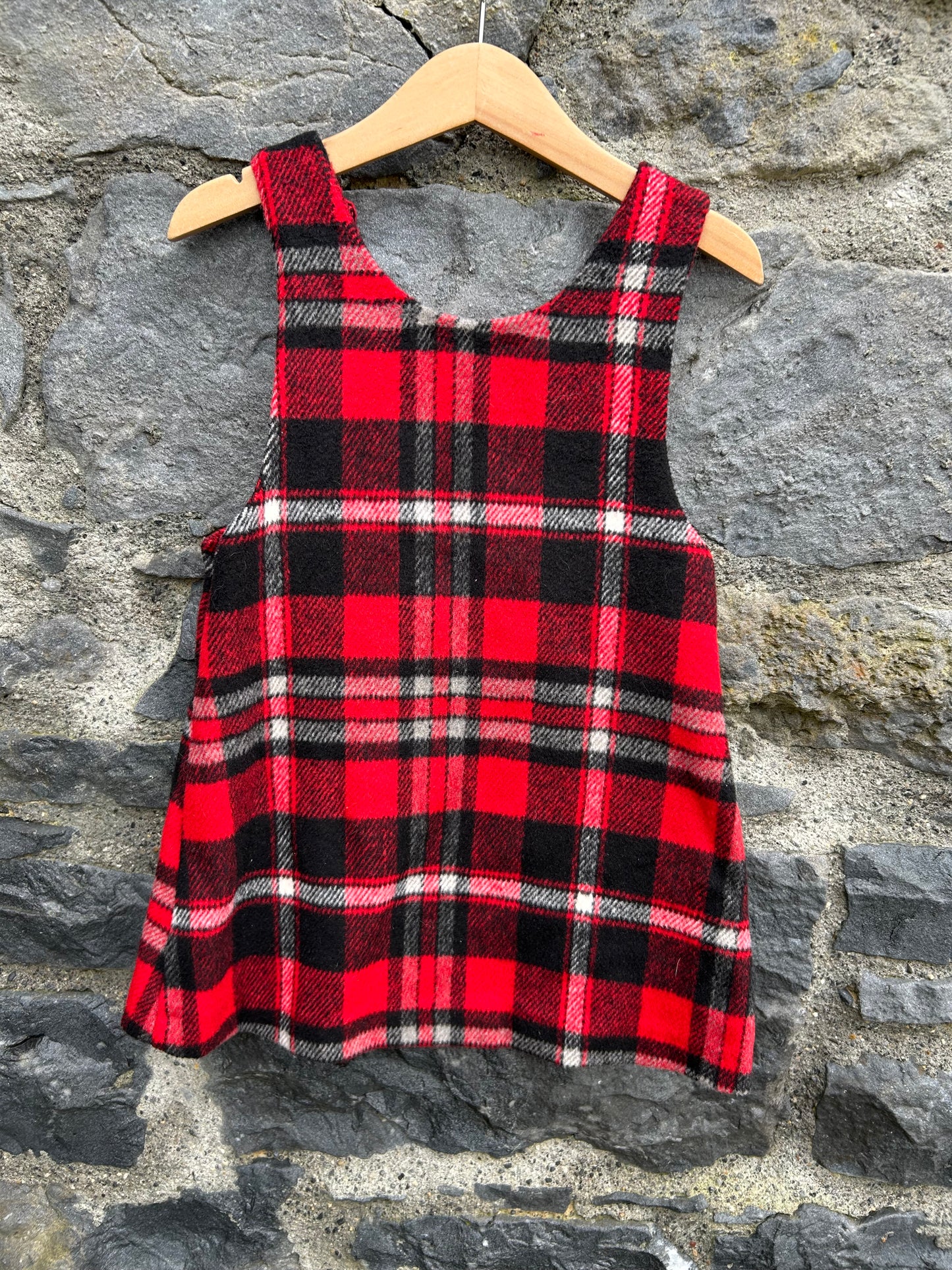 Red&black check pinafore 3-4y (98-104cm)