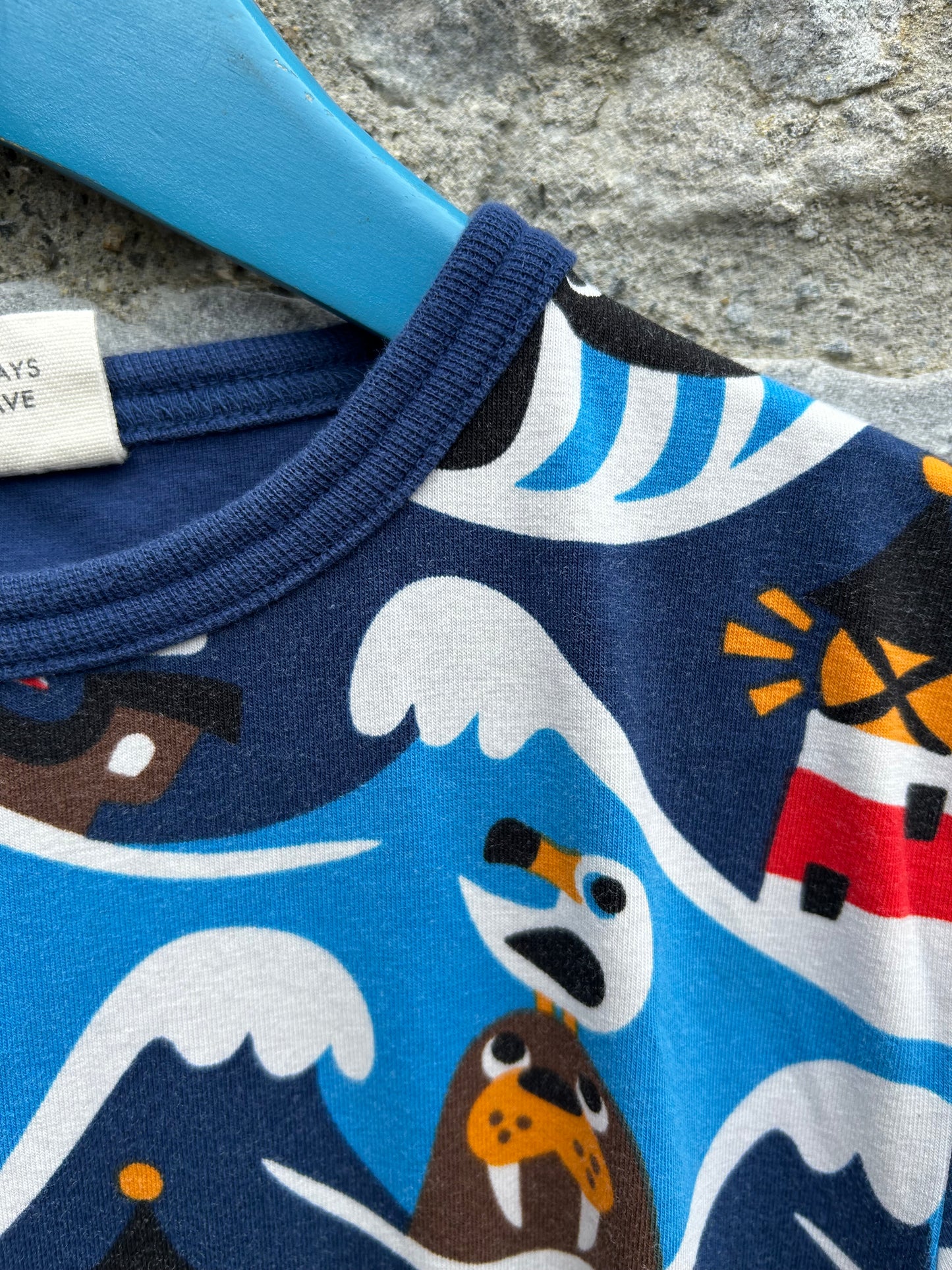 Ocean waves top 9-10y (134-140cm)