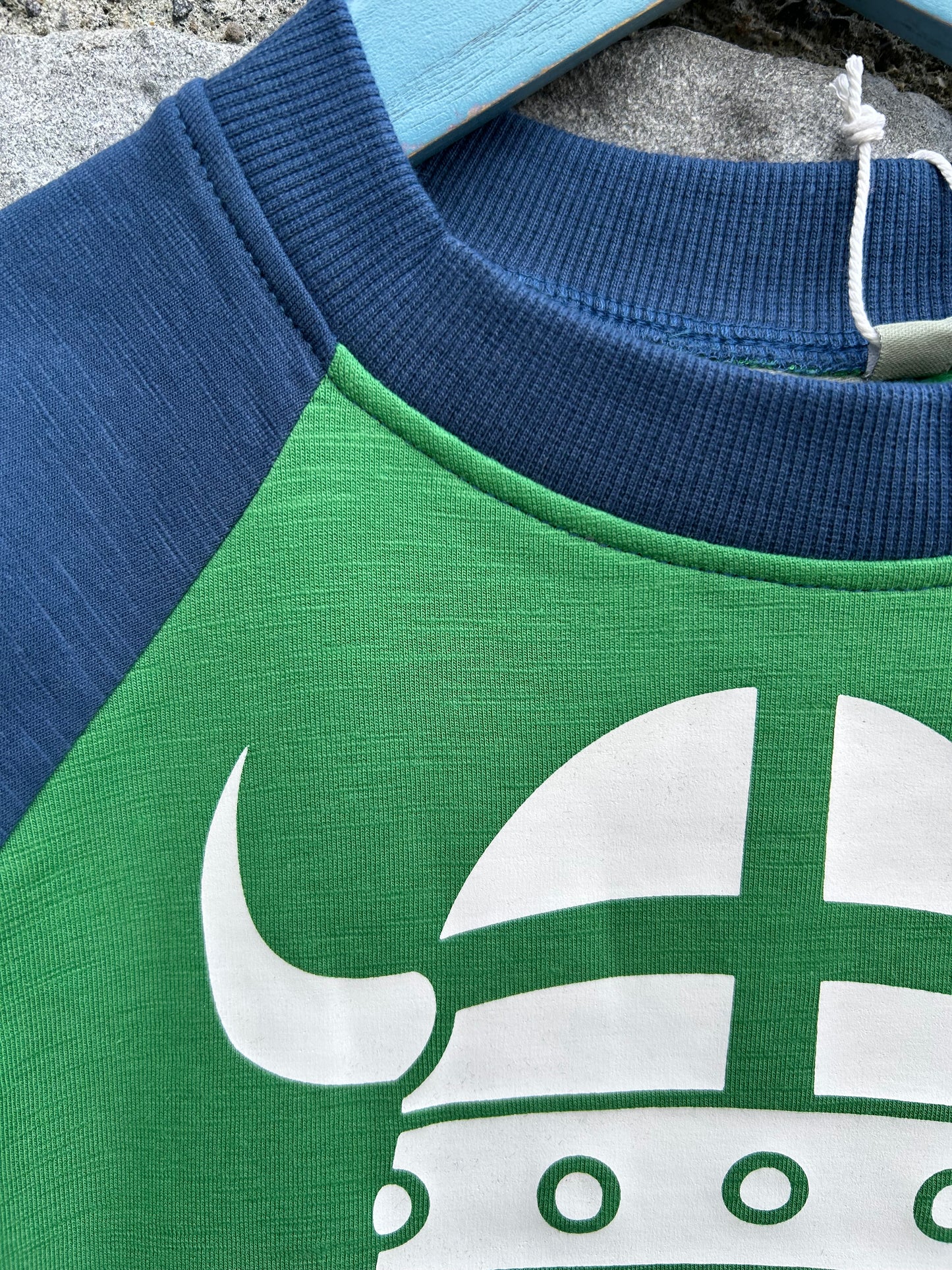 Eric raglan green sweatshirt 3y (98cm)