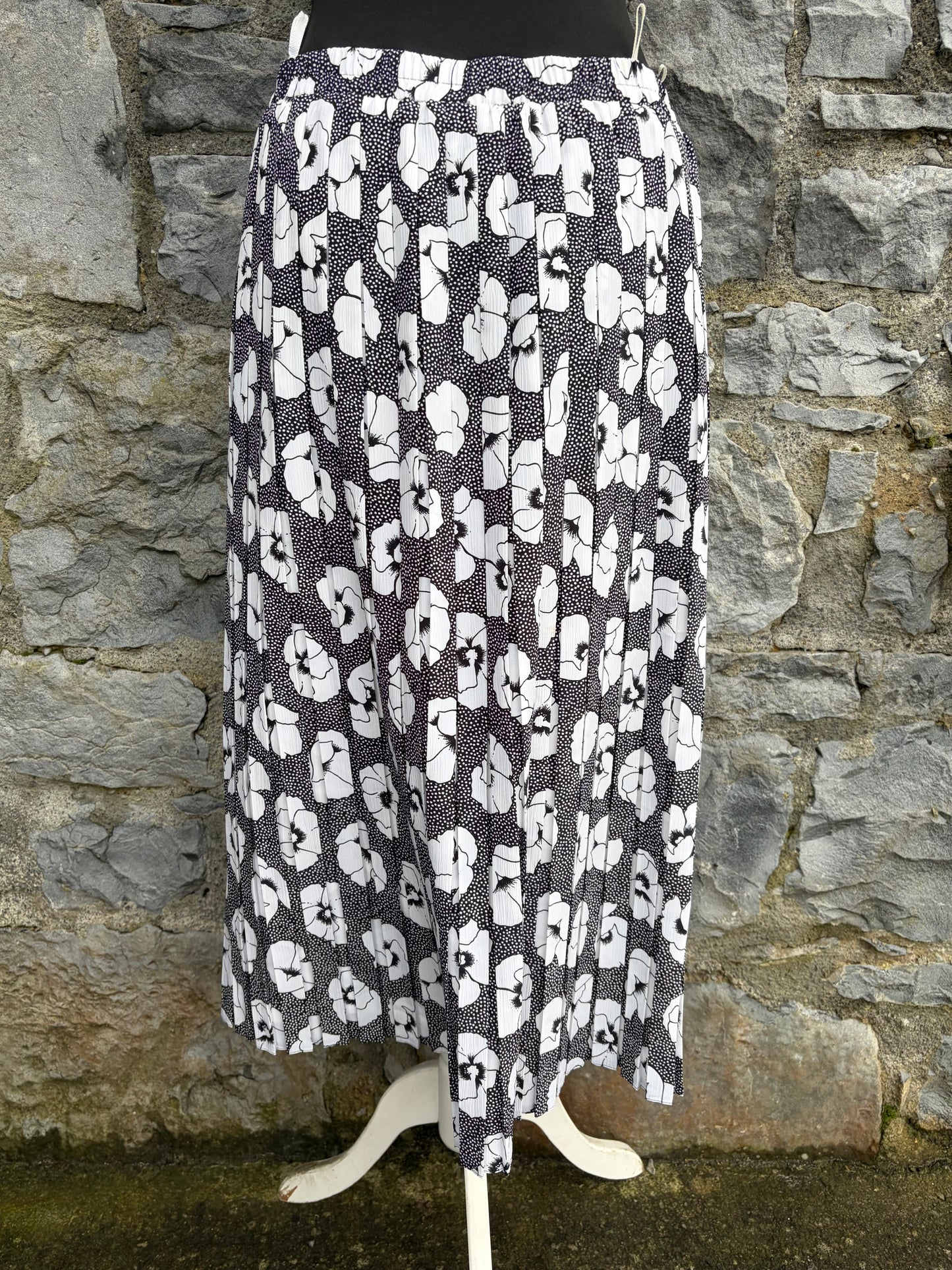 80s Black&white Flowers&dots skirt uk 10-12