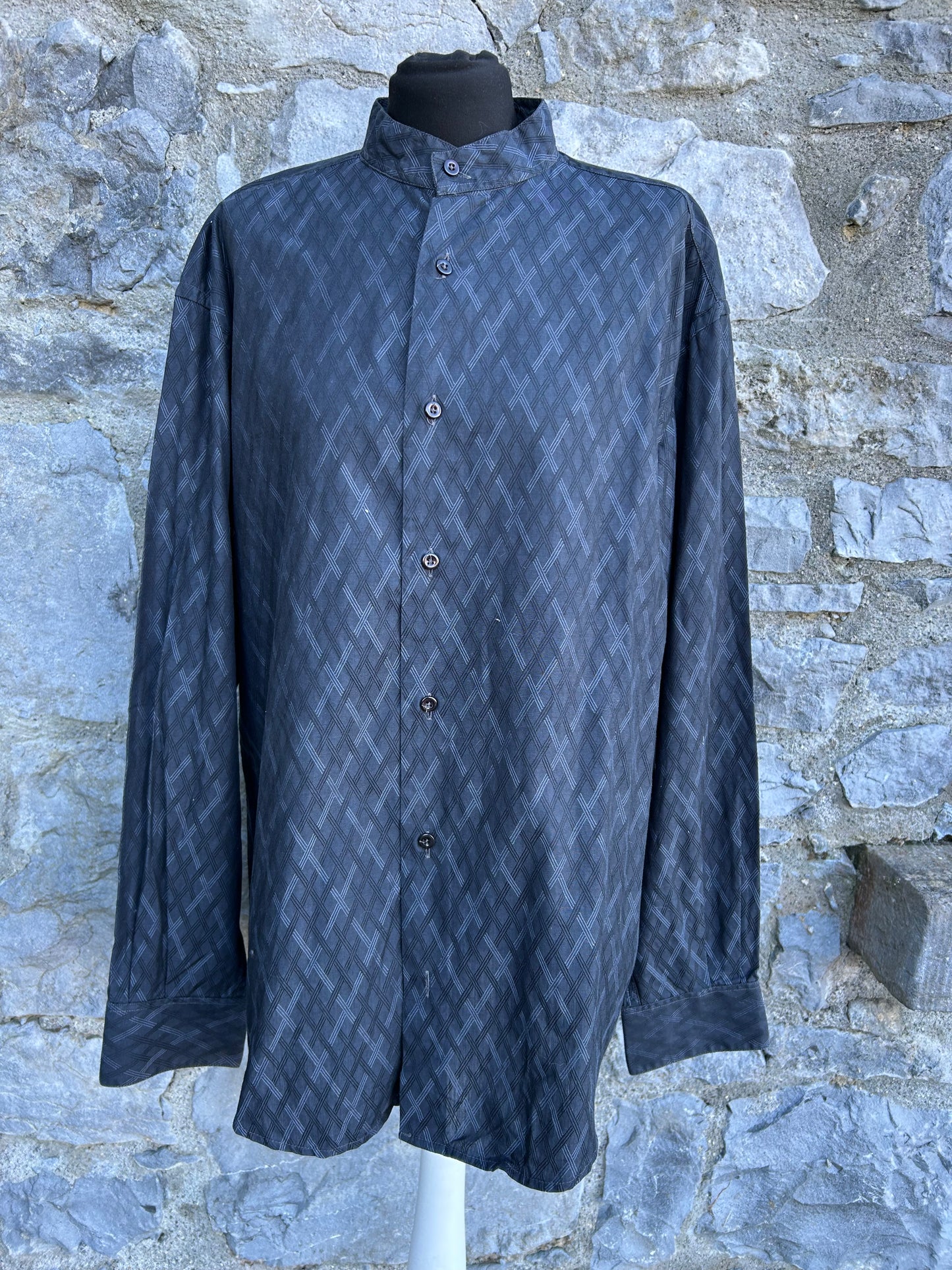 Y2K Grey crossing lines shirt Medium