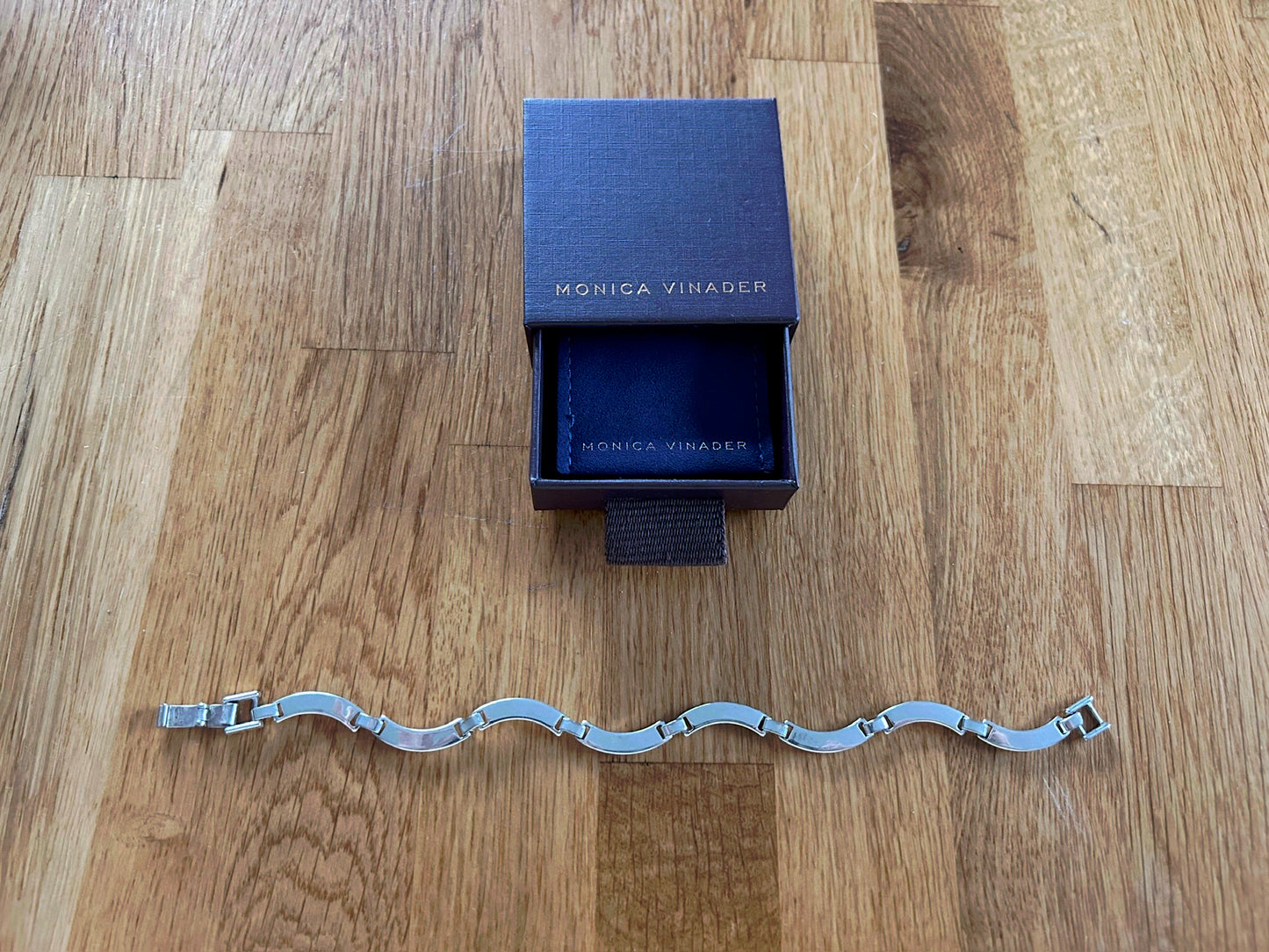 Wavy bracelet