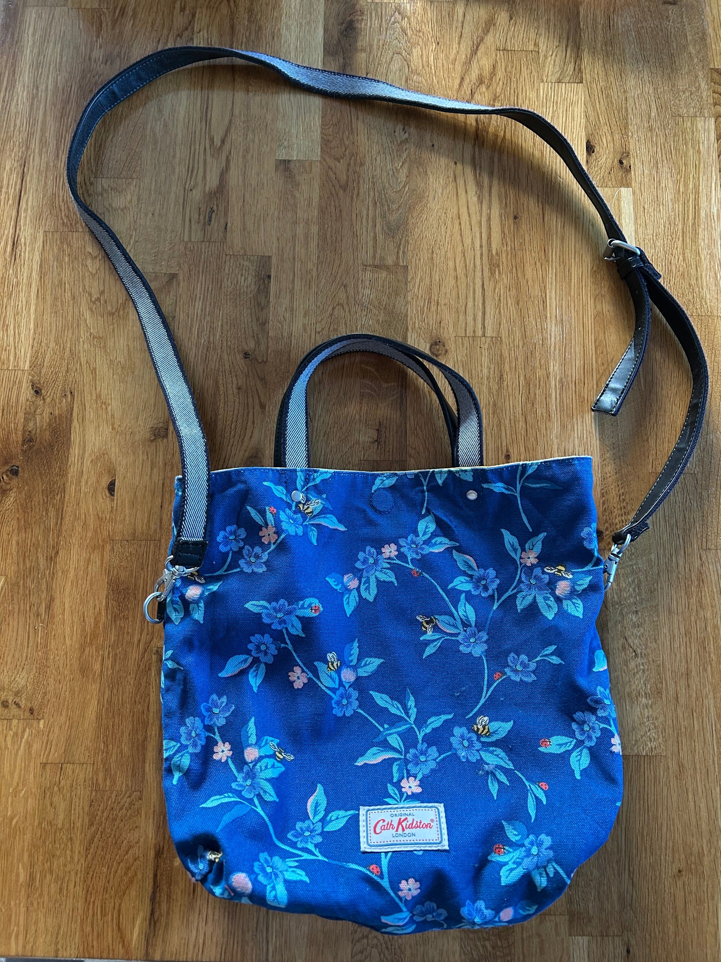 Reversible yellow&blue bag