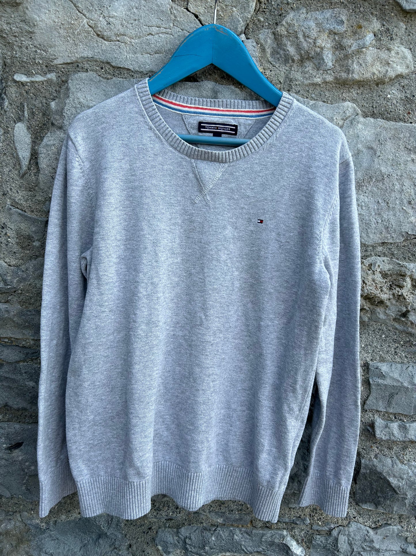 TH grey jumper 11-12y (146-152cm)