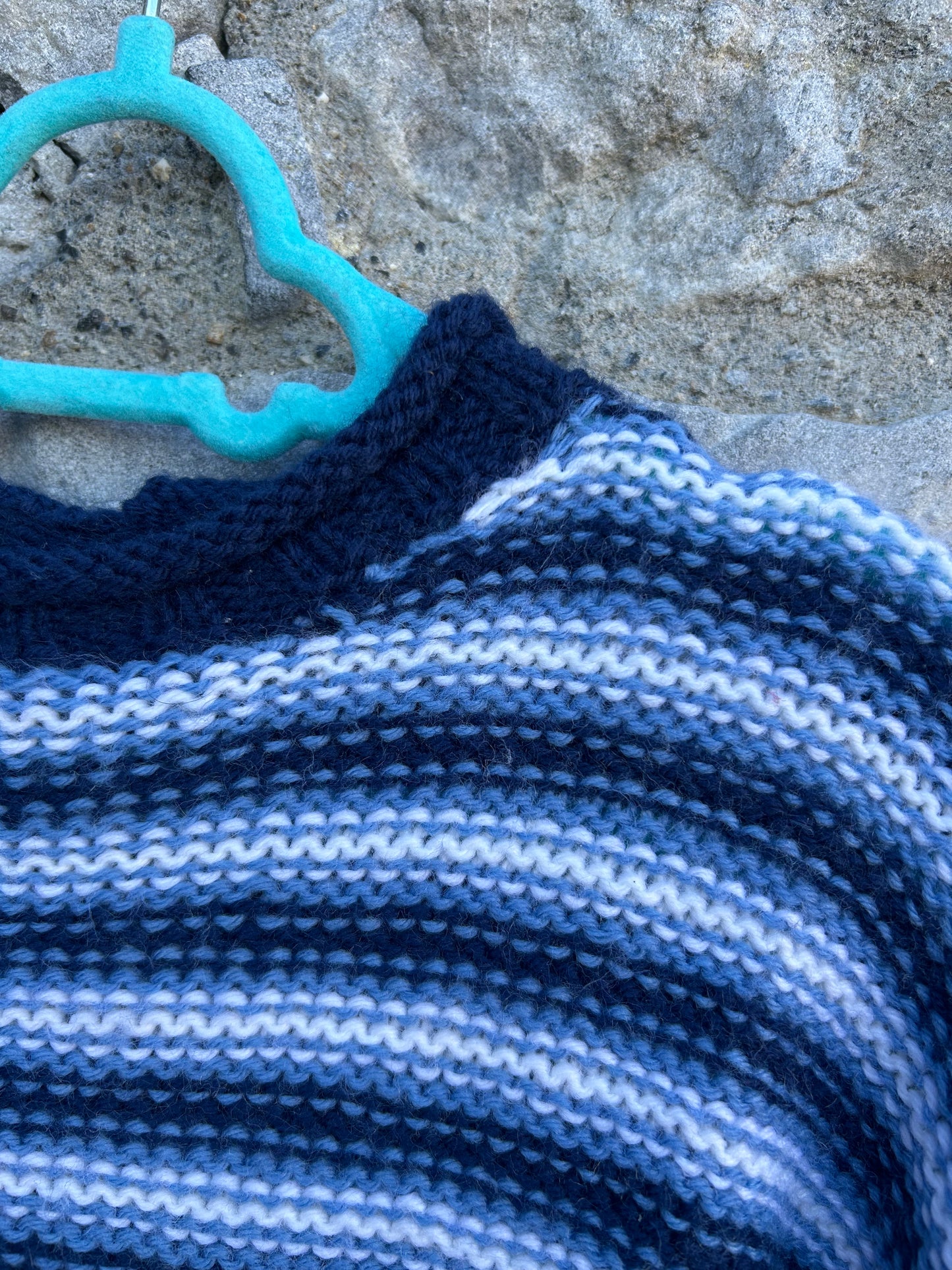 Navy&blue stripy jumper 5-6y (110-116cm)