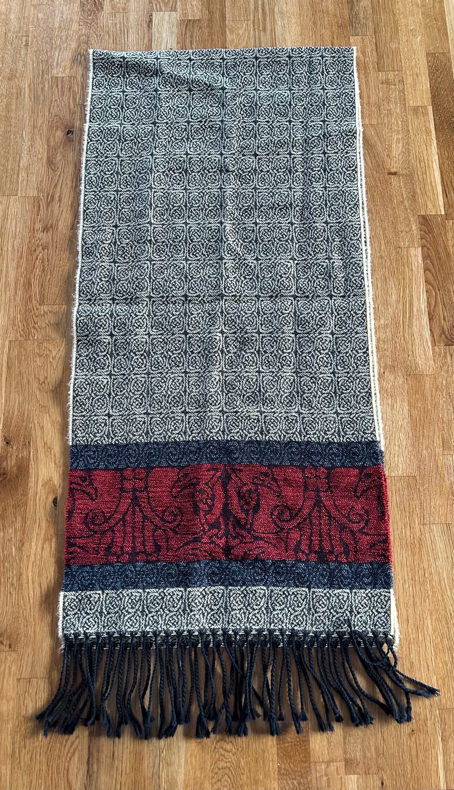 Beige&maroon Celtic scarf