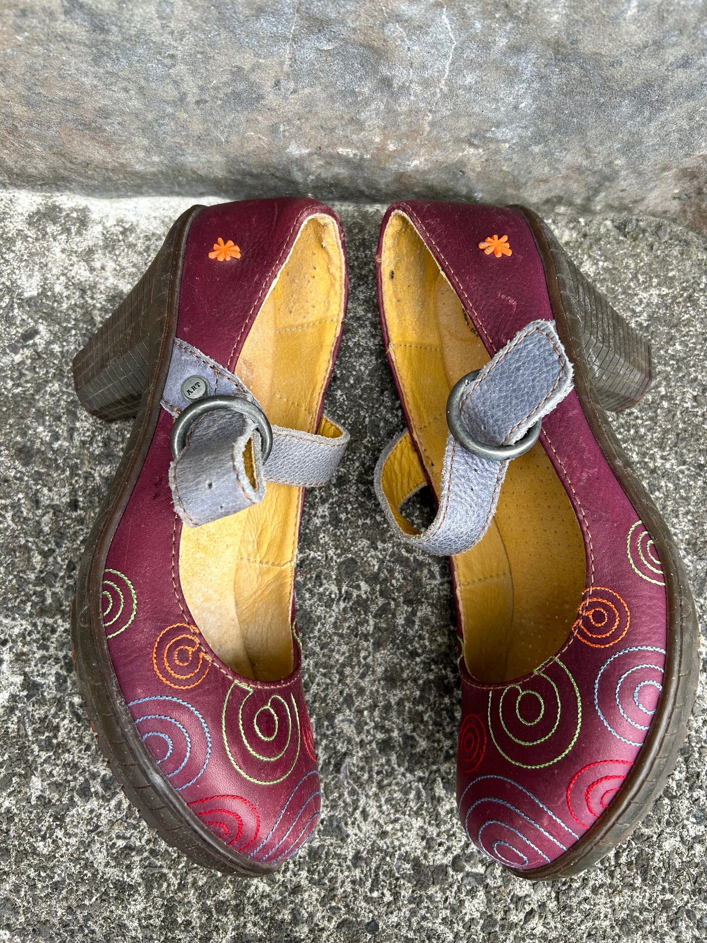 Spirals maroon heels uk 5.5-6 (eu 39)