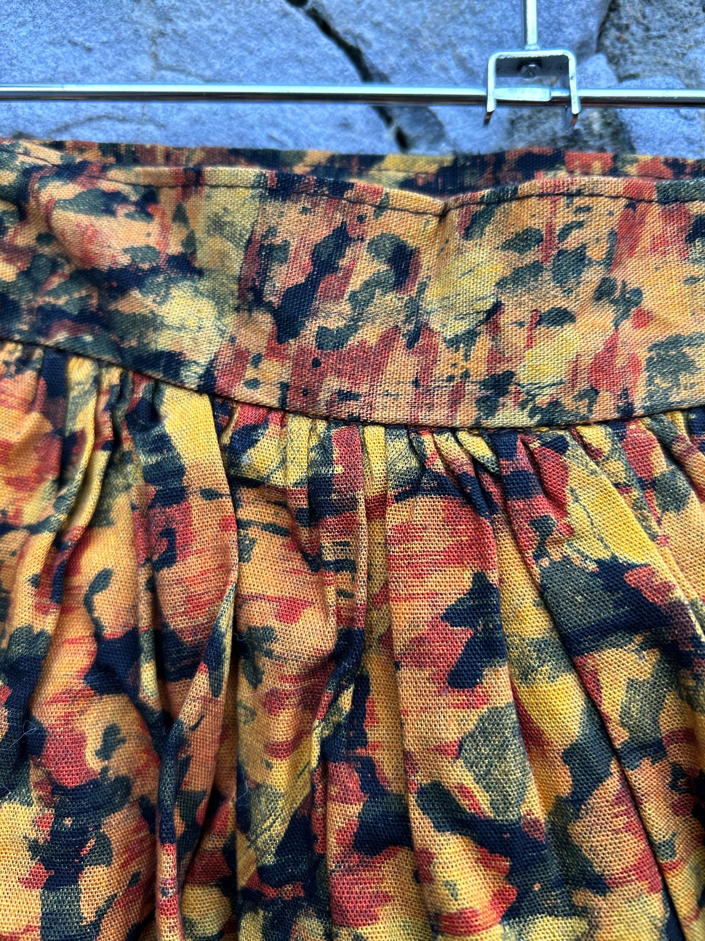 Orange&yellow abstract skirt 4-5y (104-110cm)