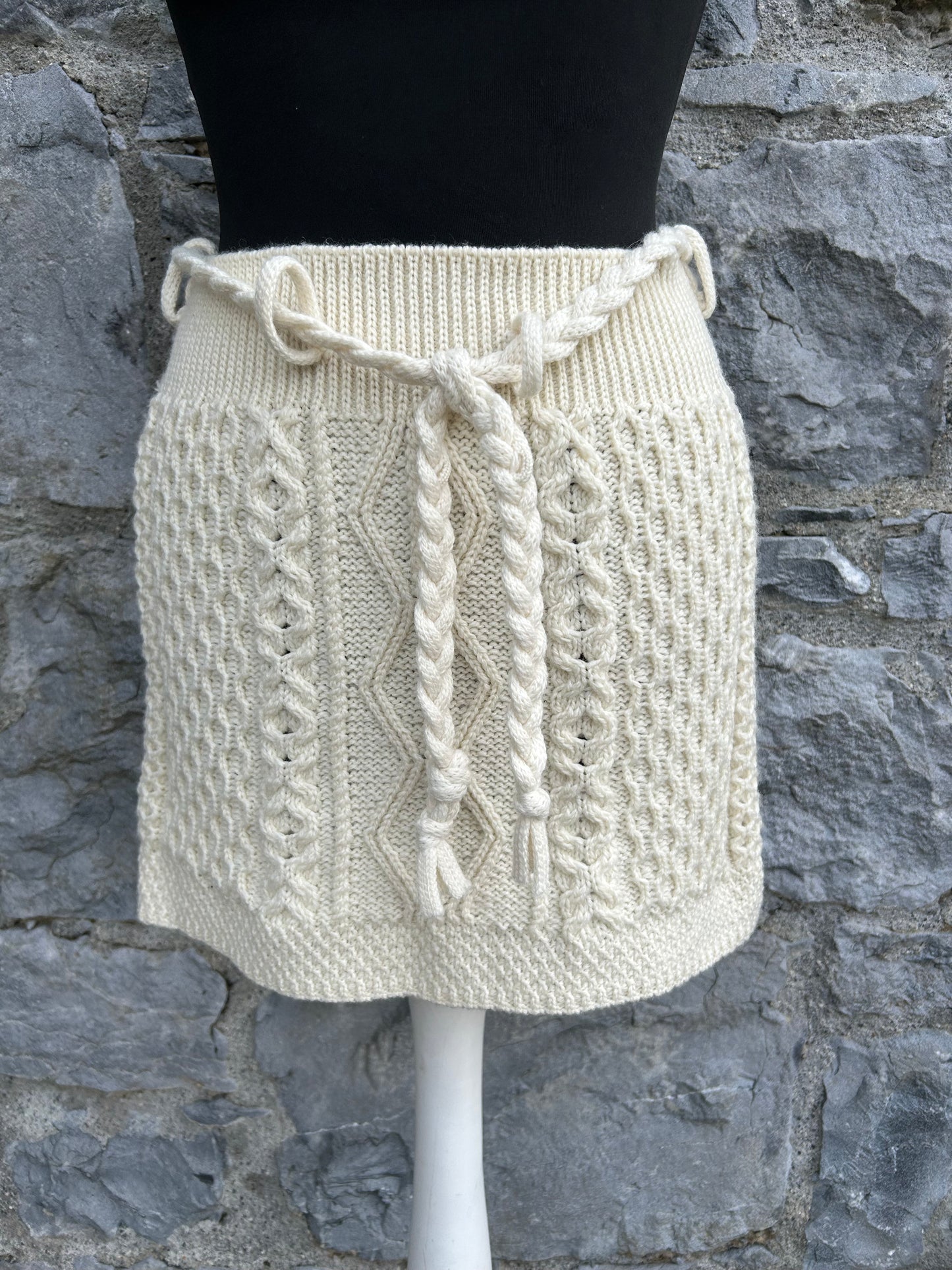 Cream Aran style knitted skirt uk 6-8