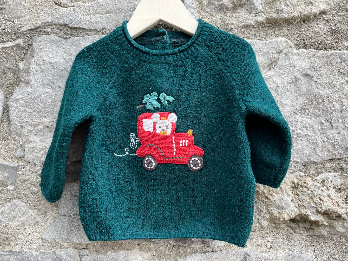 Red car green jumper 0-3m (56-62cm)