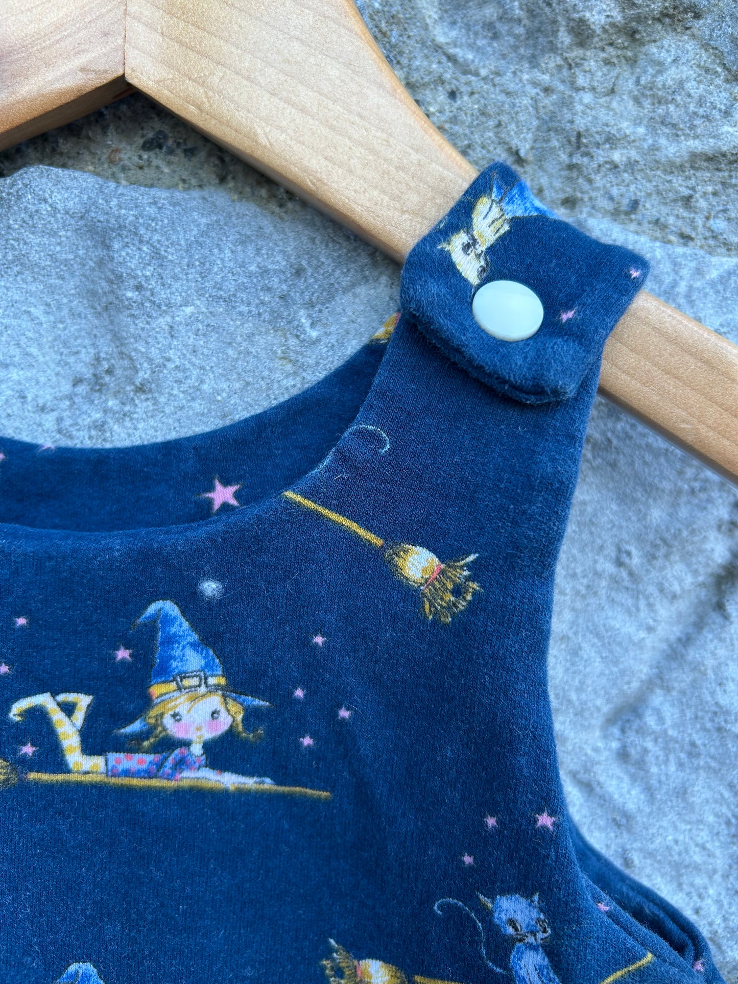 Witches navy pinafore 2-3y (92-98cm)