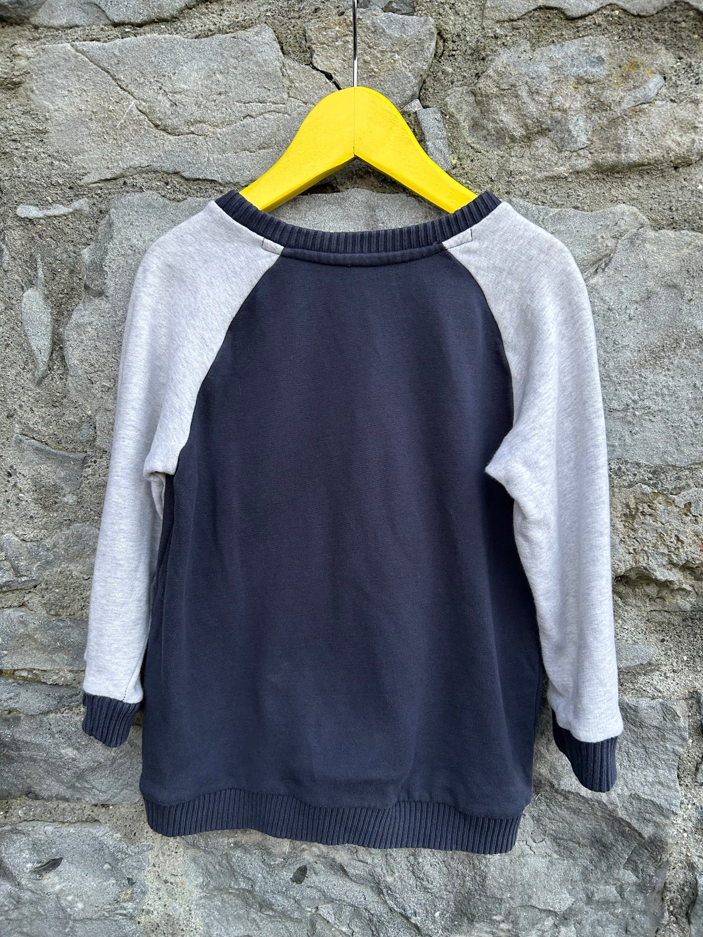 Winter bear navy sweatshirt 4-5y (104-110cm)