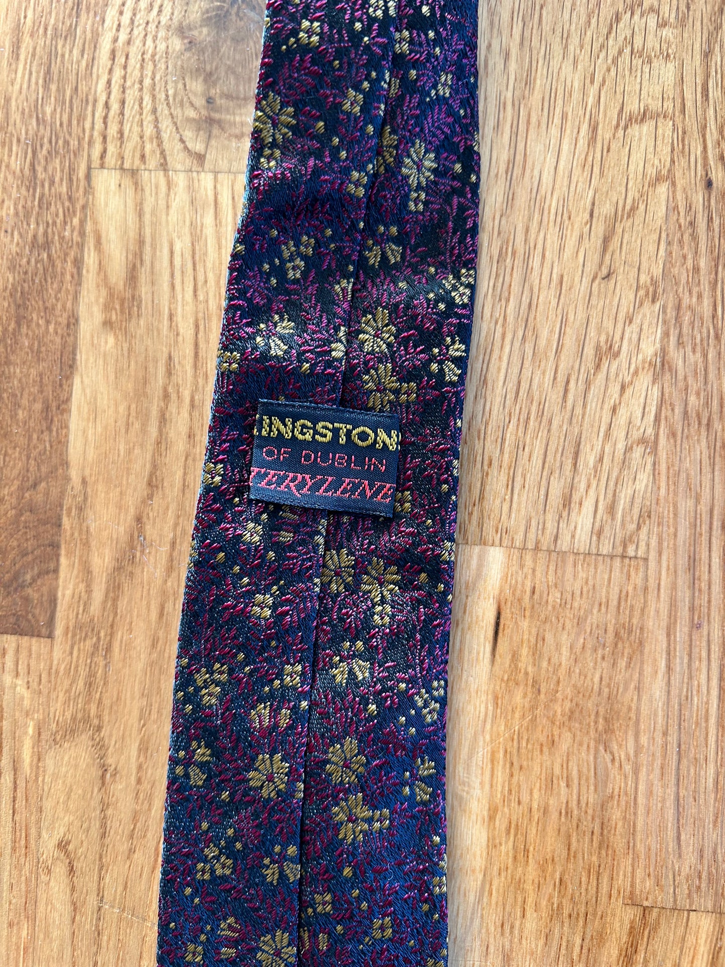 Brown tiny flower tie