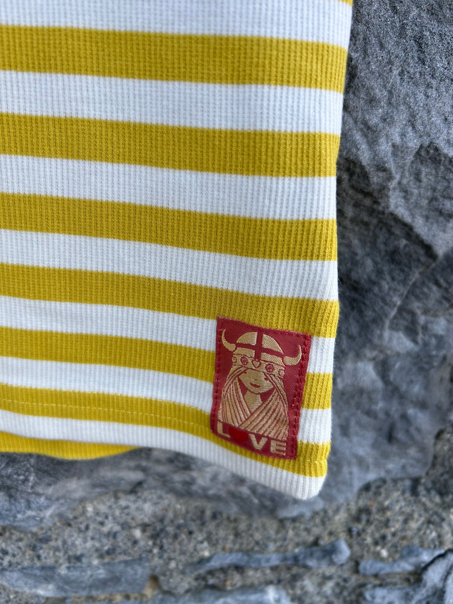 Yellow stripy T-shirt 6-7y (116-122cm)
