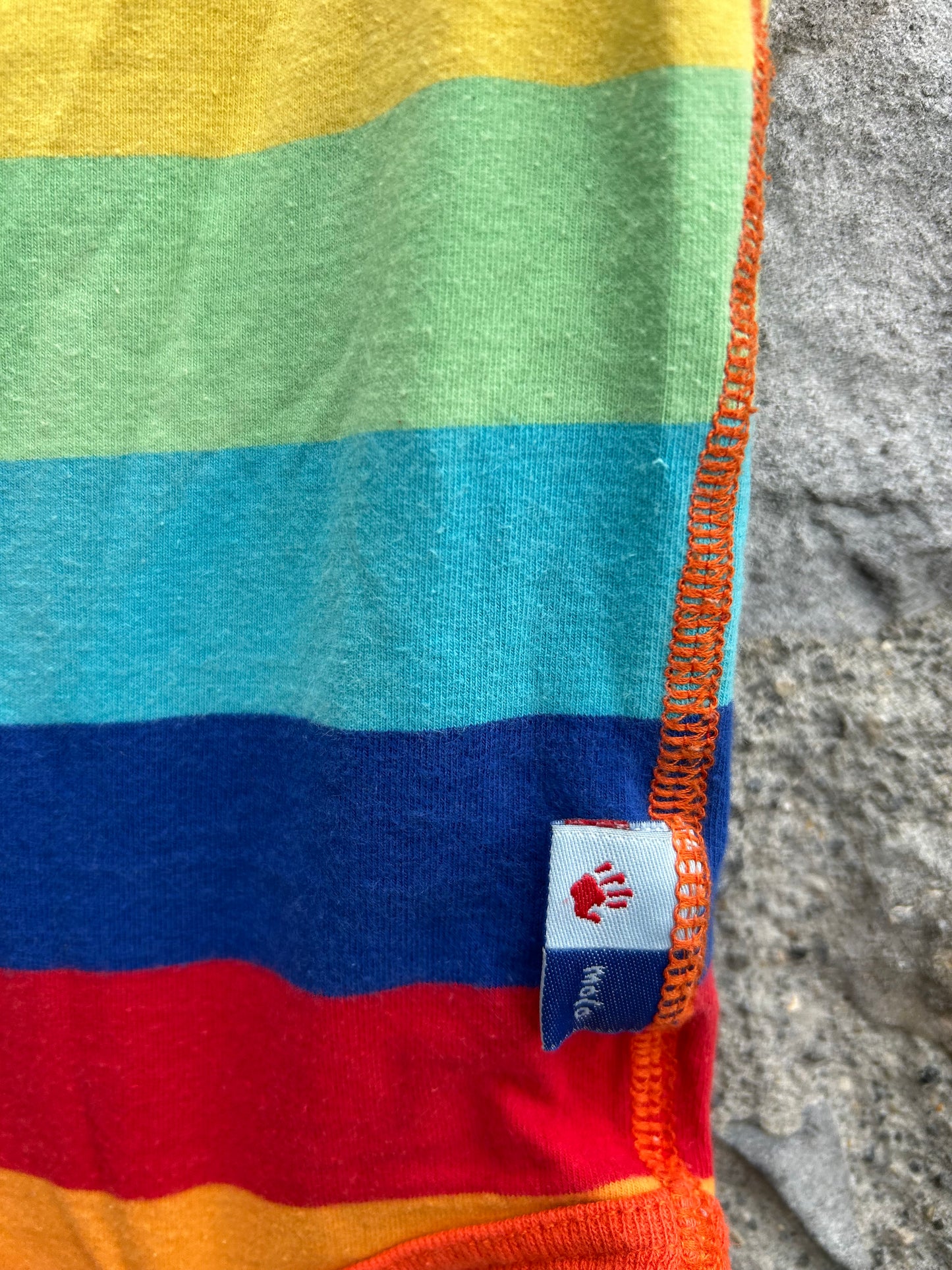 Rainbow stripes vest 6m (68cm)