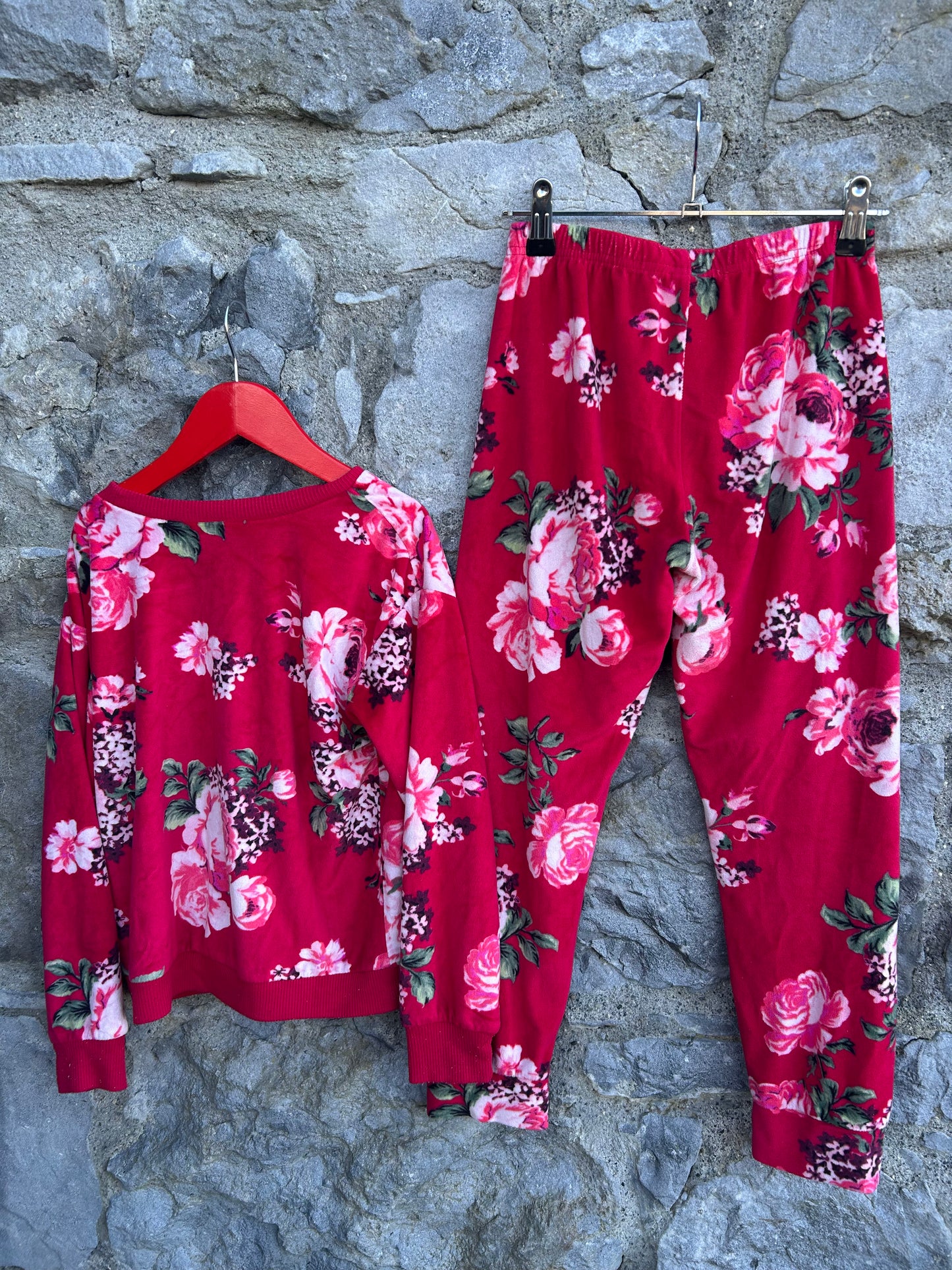 Floral red velour pjs 7-8y (122-128cm)