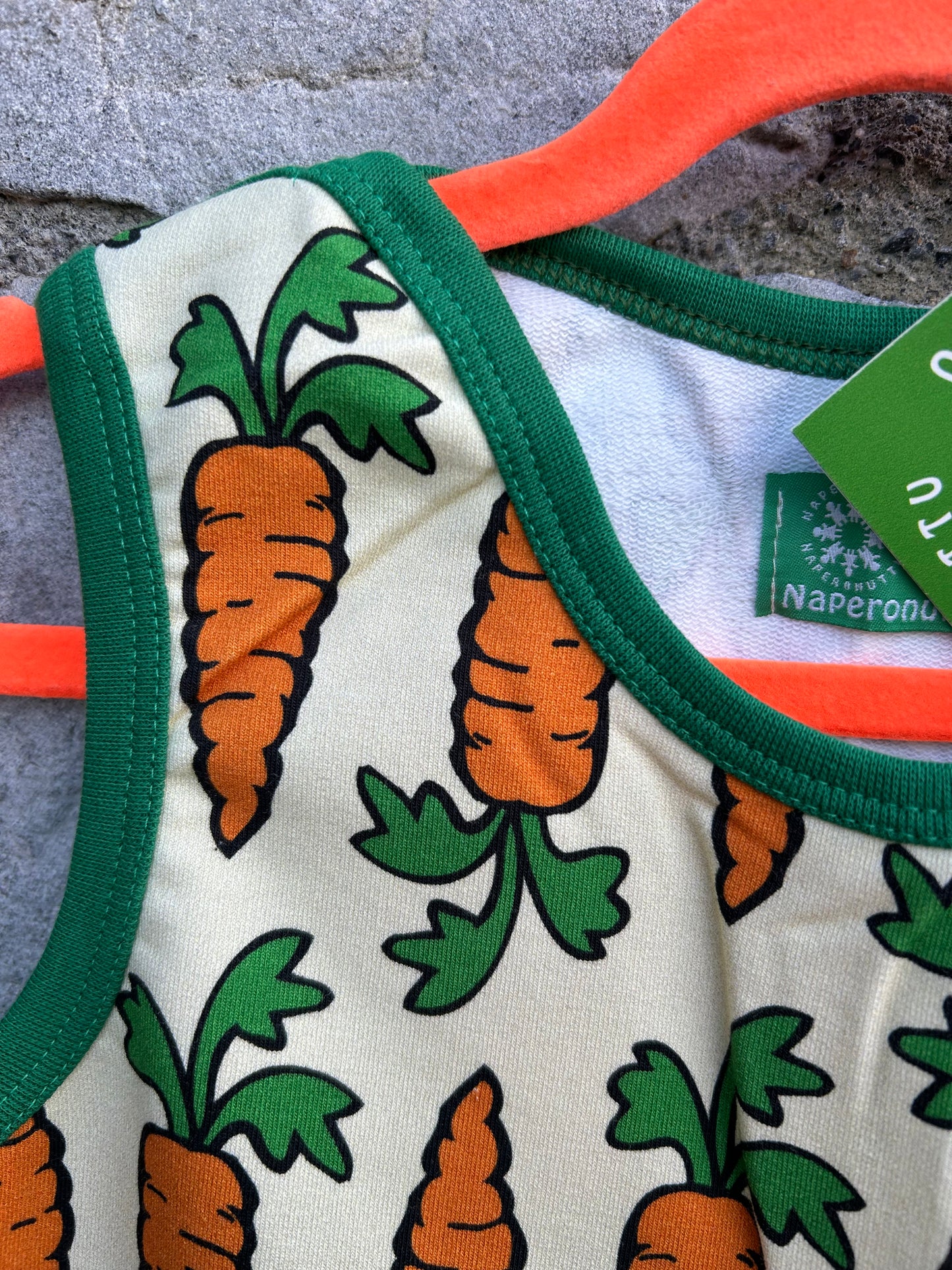 Carrot pinafore 6-7y (116-122cm)