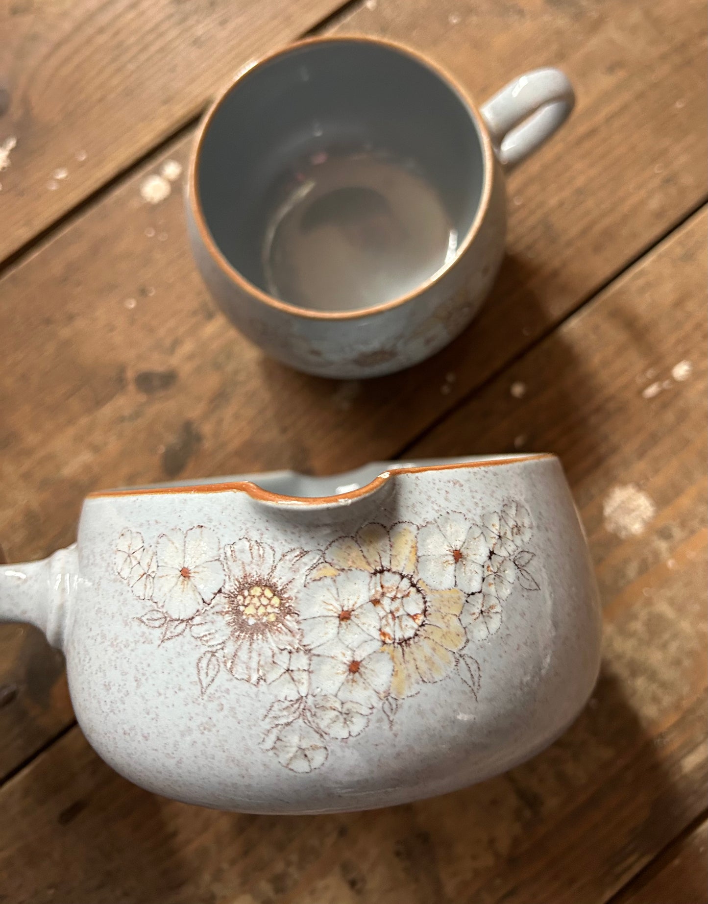 Blue floral gravy jug & cup