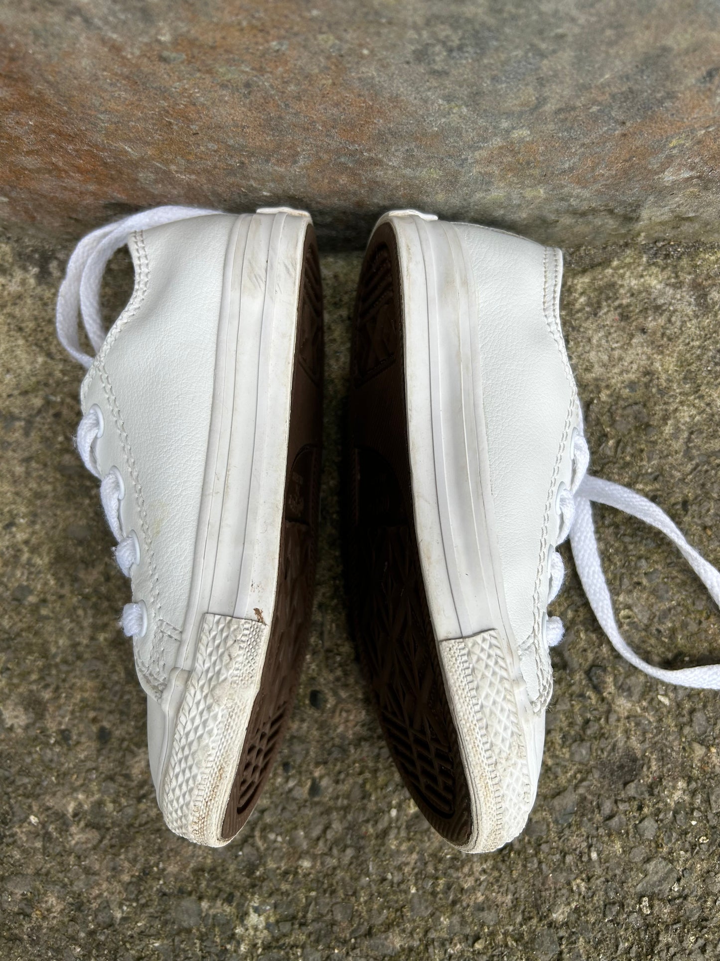 White leather converse uk 8 (eu 24)