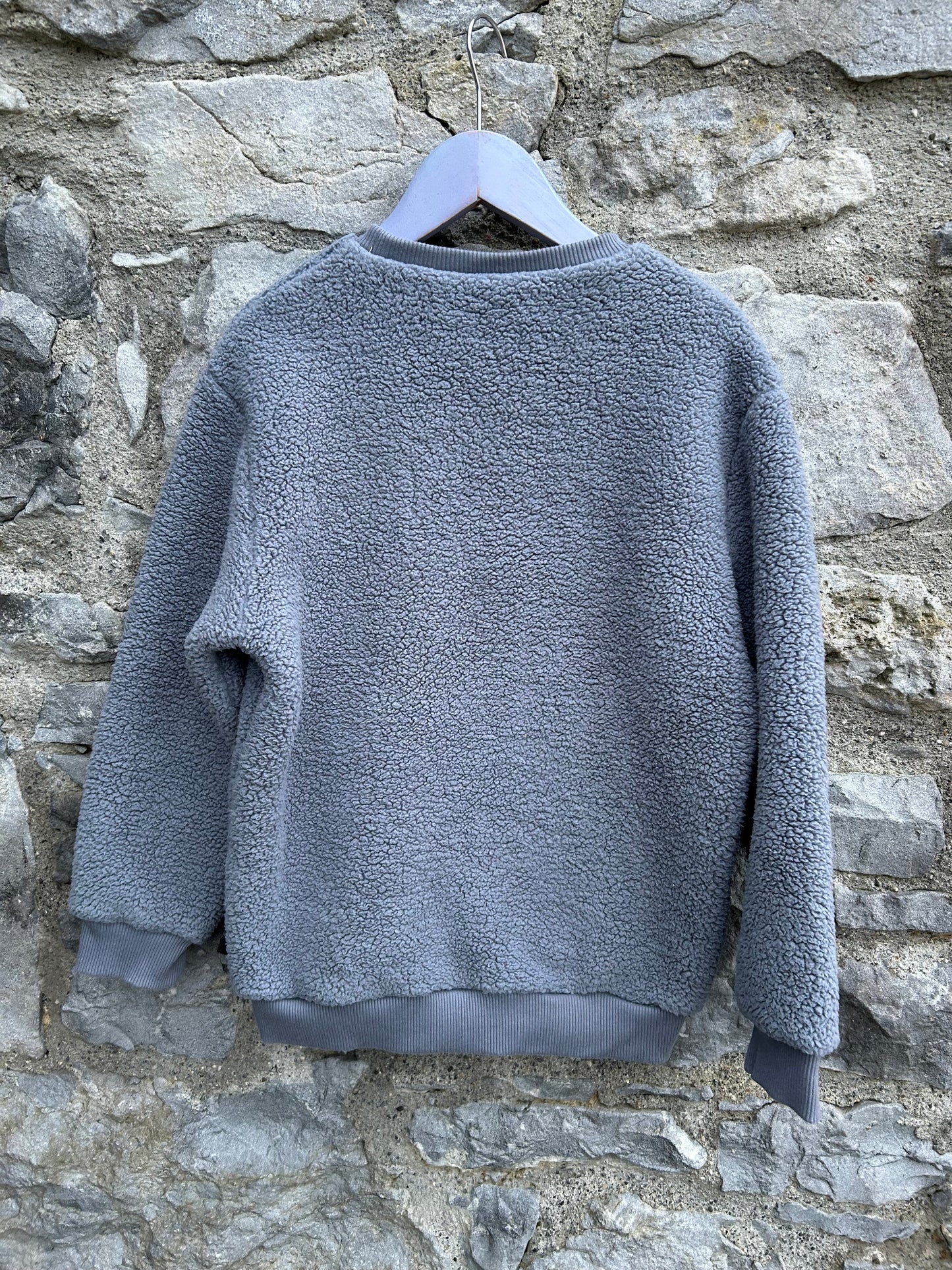 Grey fluffy sweatshirt 9y (134cm)