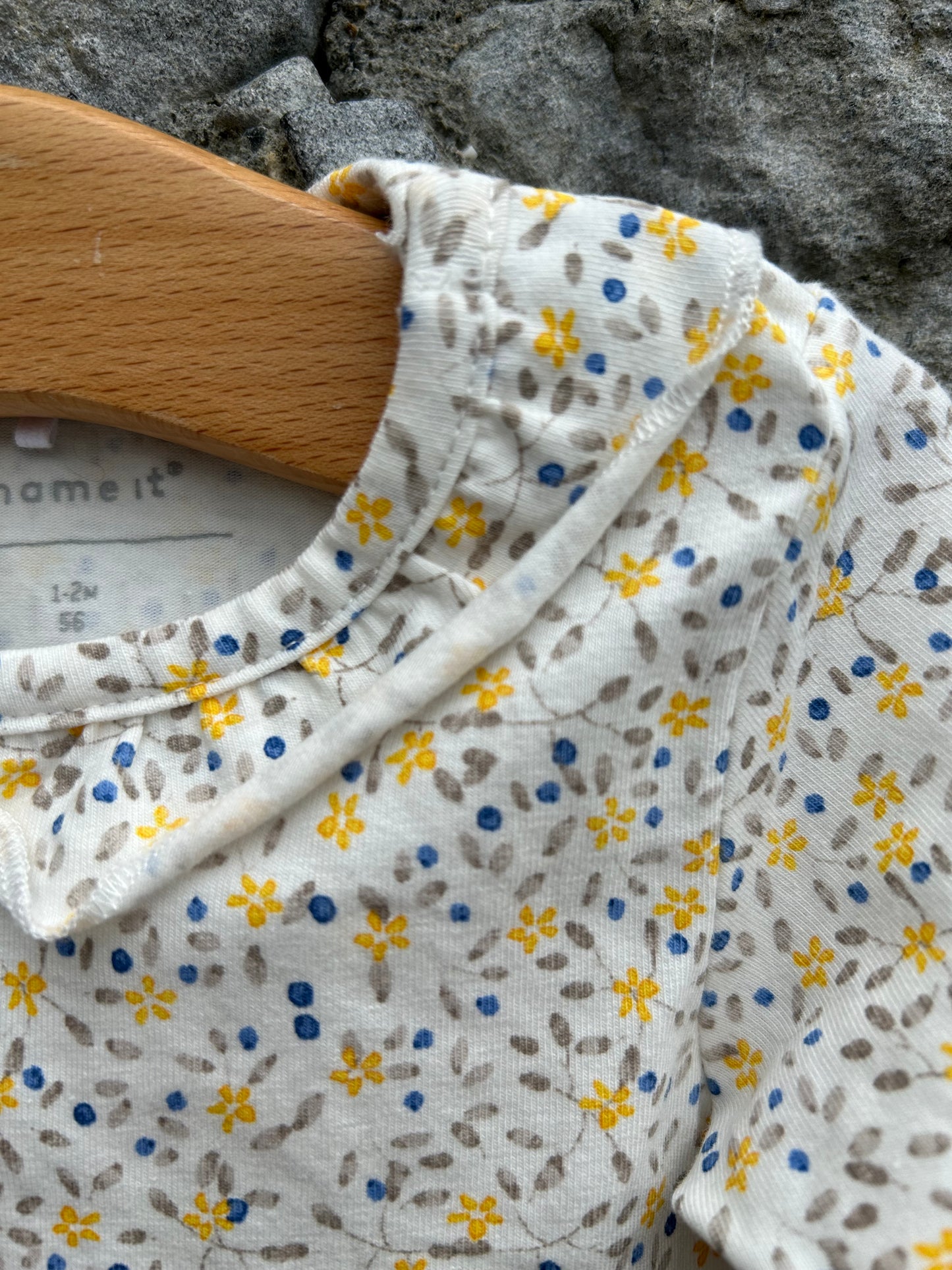 Small yellow flowers onesie 0-1m (50-56cm)