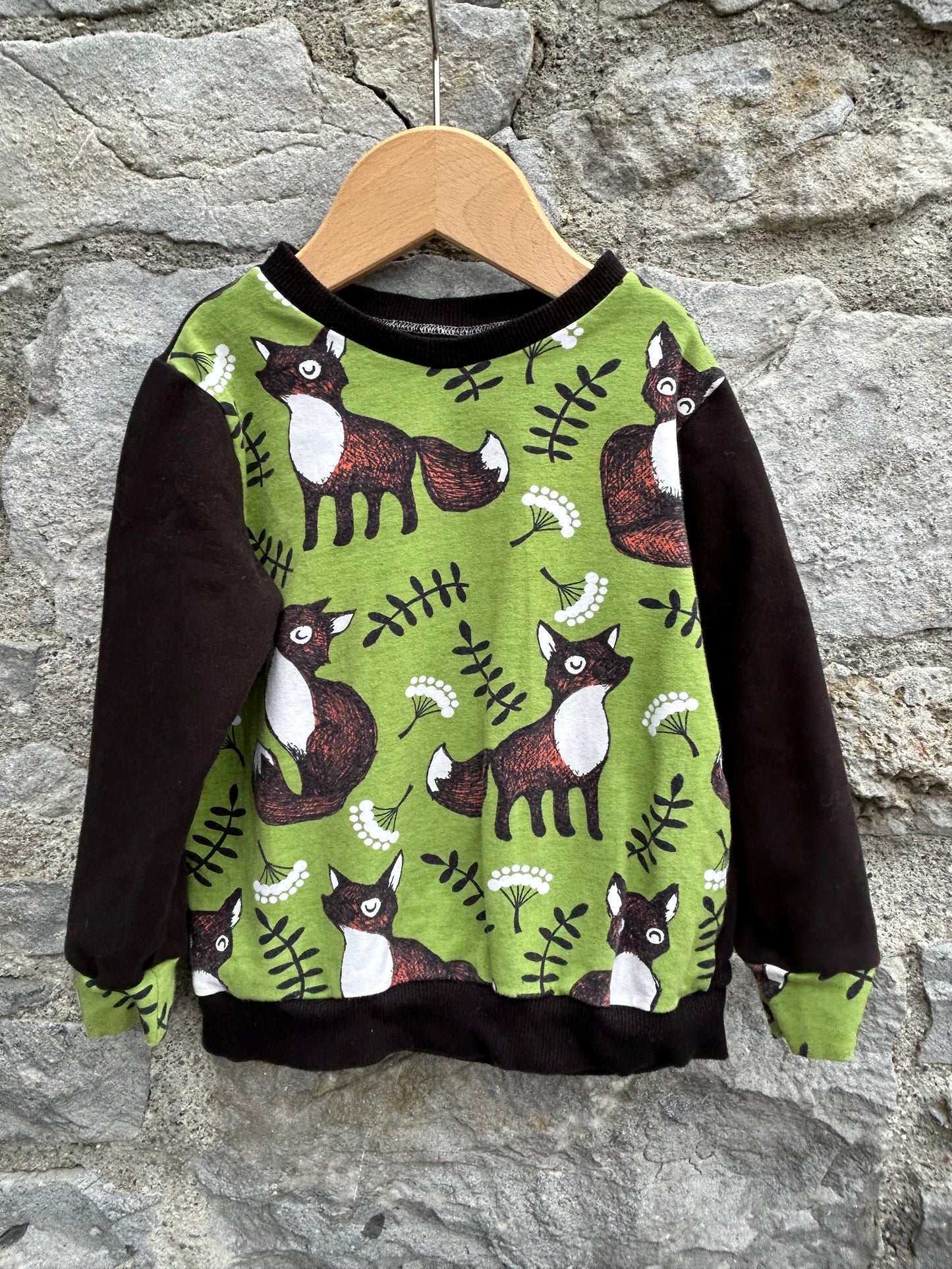 Foxes Green&black sweatshirt 2-3y (92-98cm)