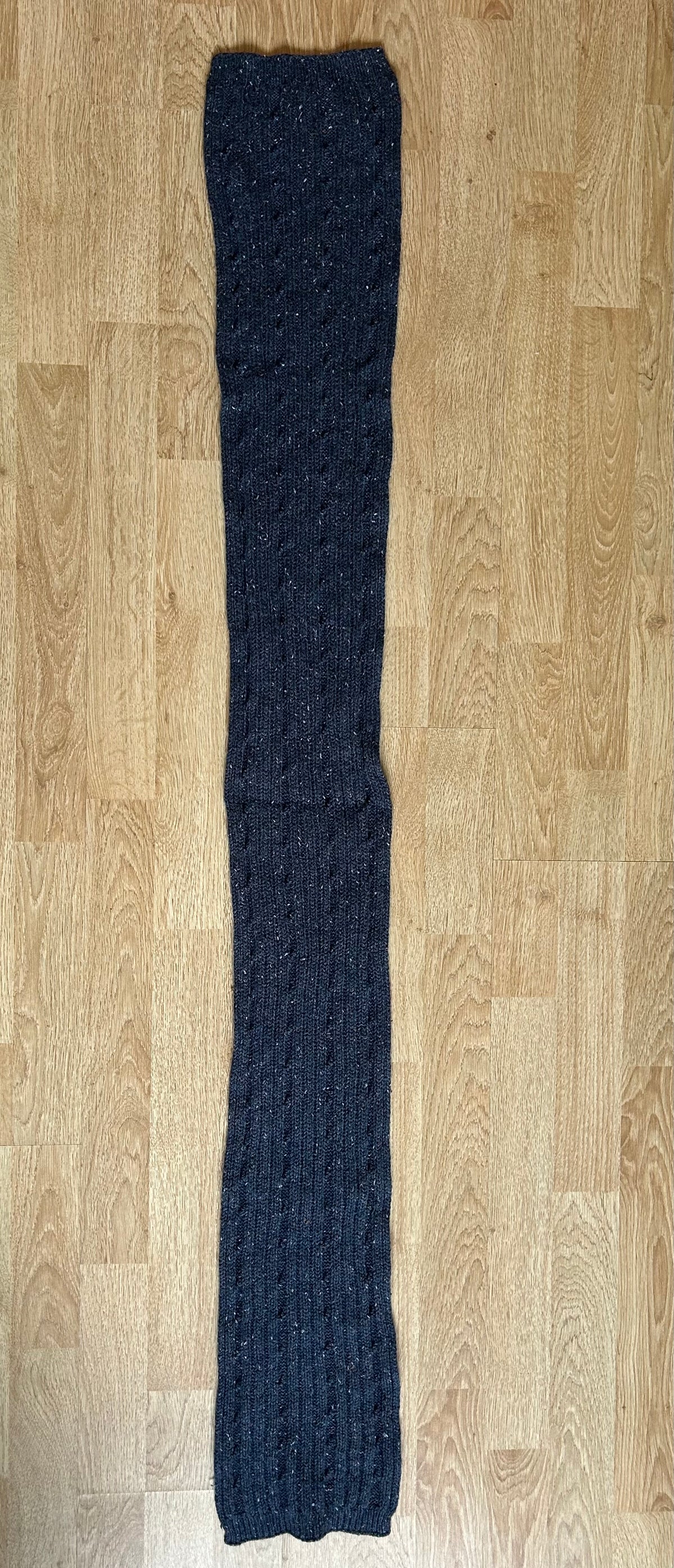 Charcoal woolly scarf