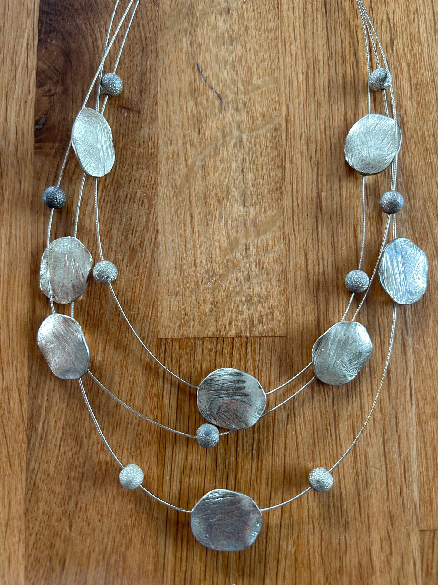 Circle&golden bead necklace