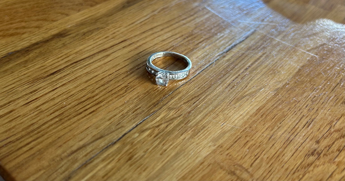 Engagement silver ring