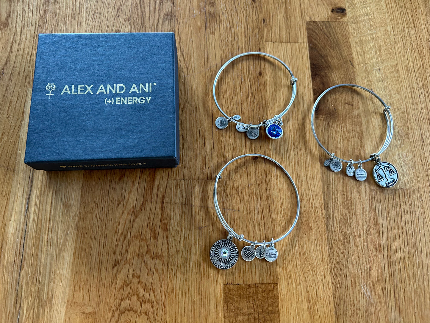 Set of 3 charm bangle bracelet