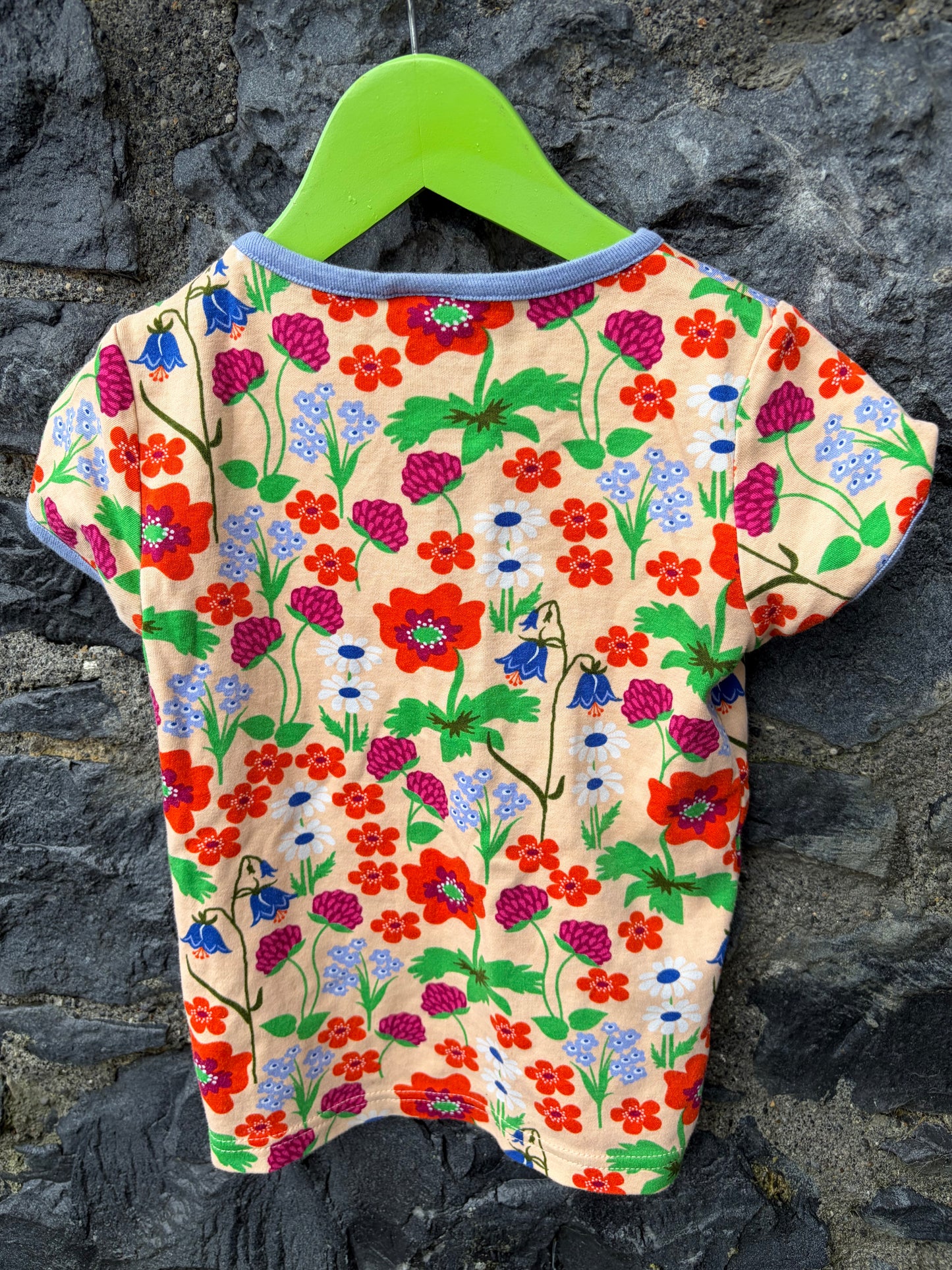 Summer flowers apricot T-shirt 4-5y (104-110cm)