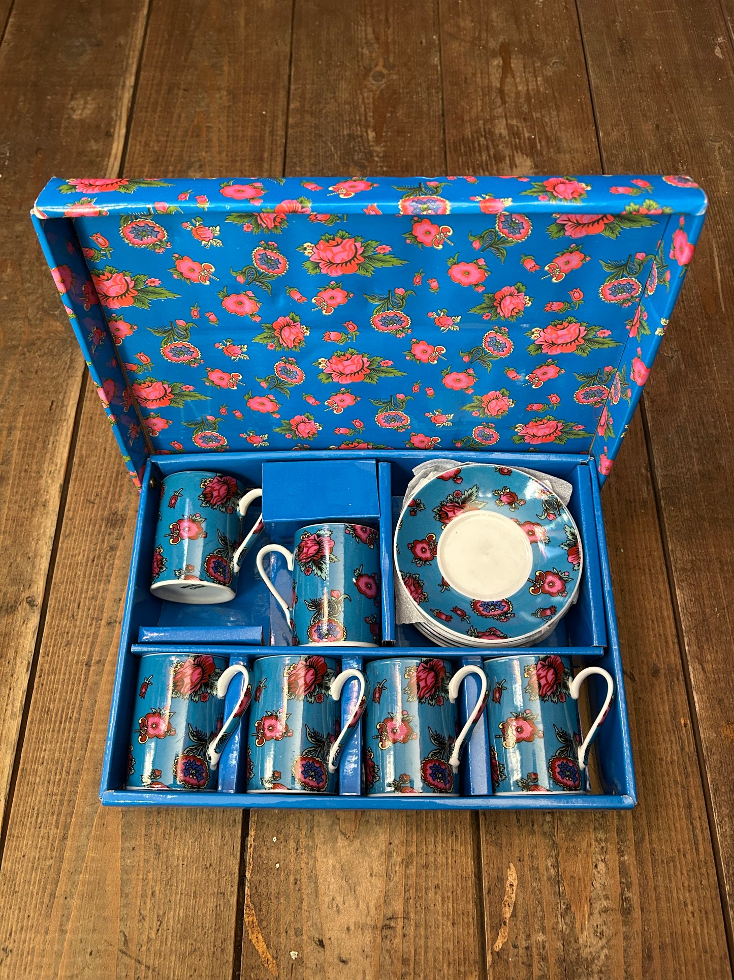 Blue&red floral tea set
