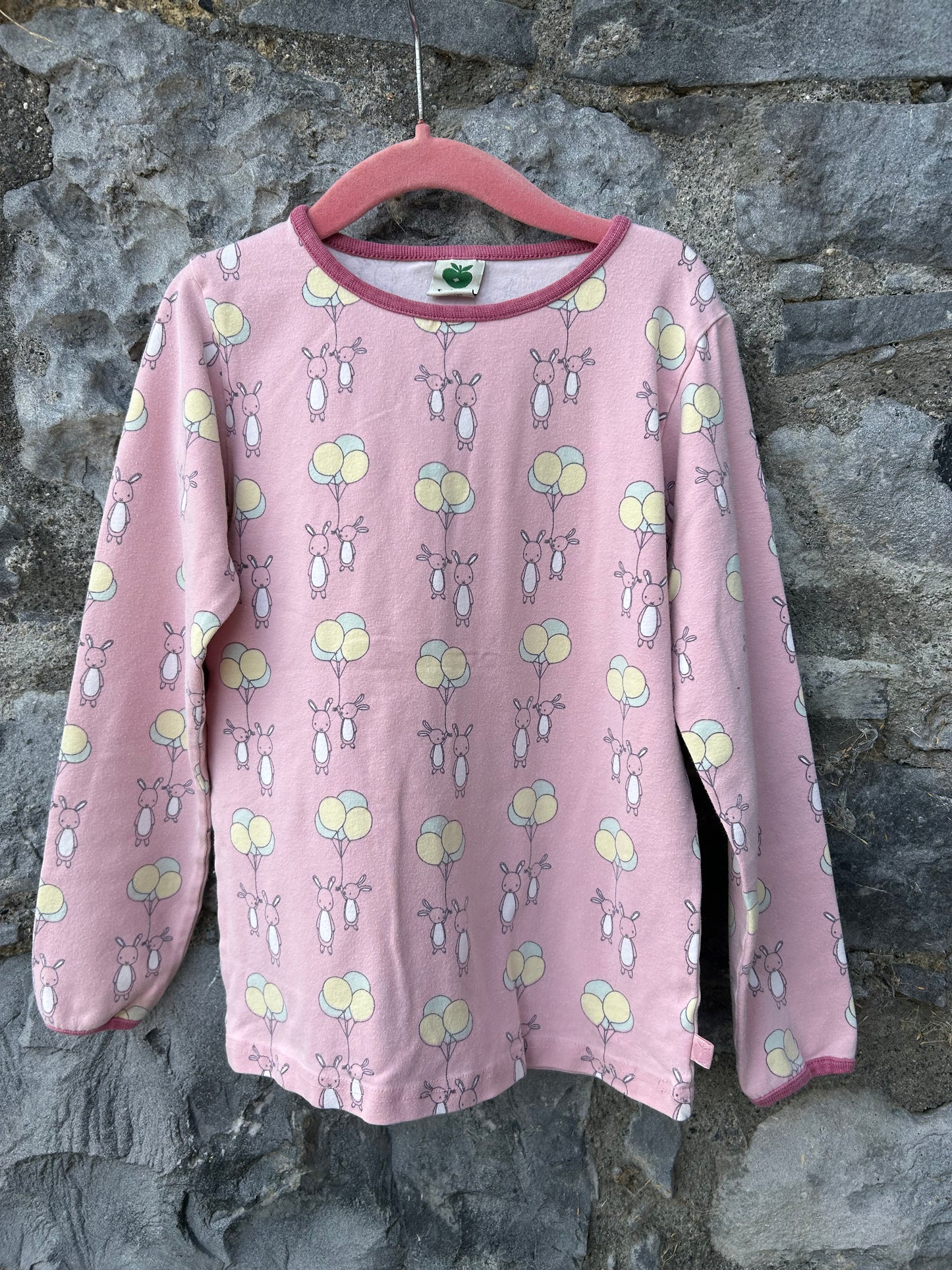 Bunnies with balloons pink top 7-8y (122-128cm)