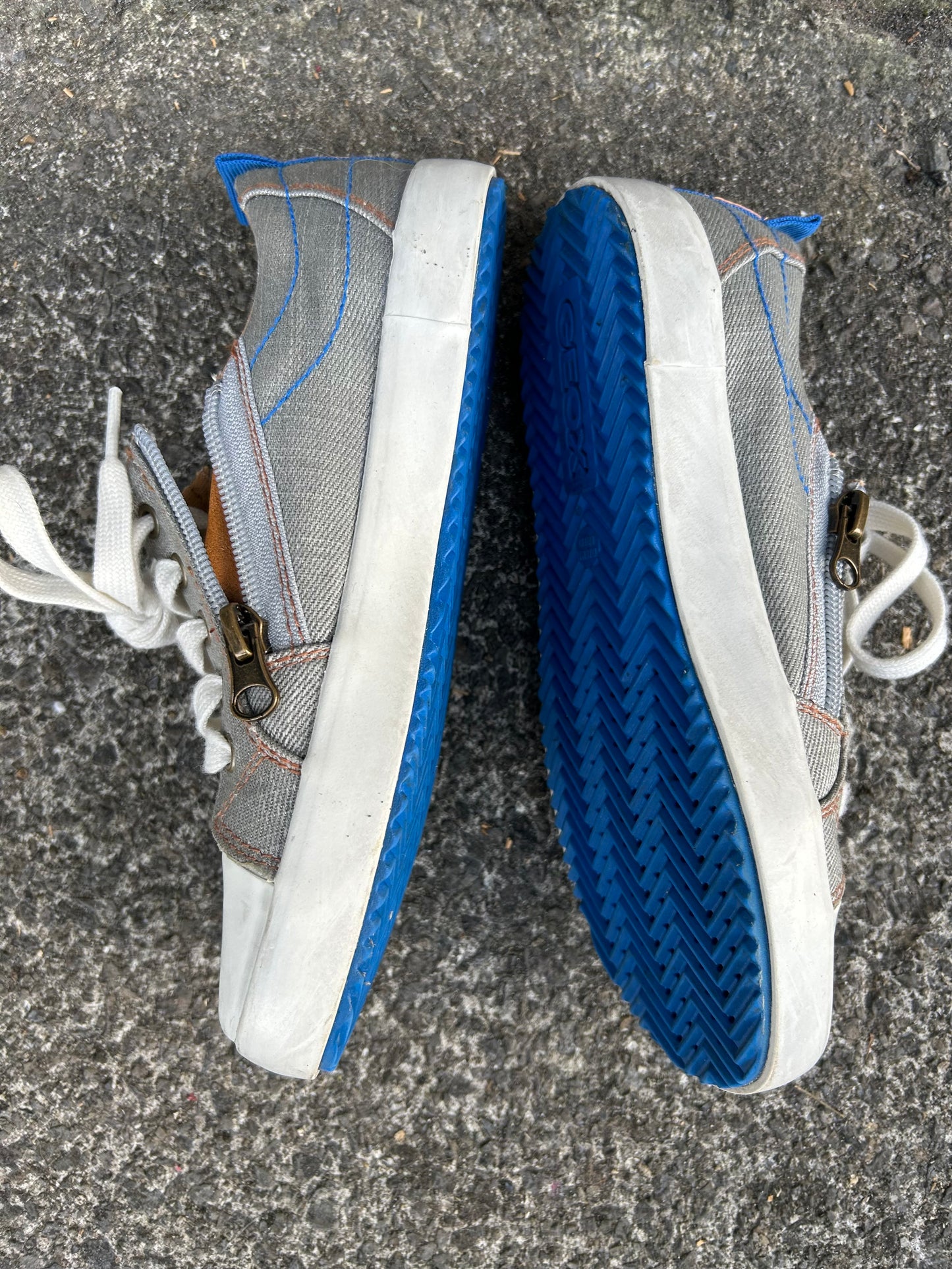Grey trainers uk 1.5 (eu 34)