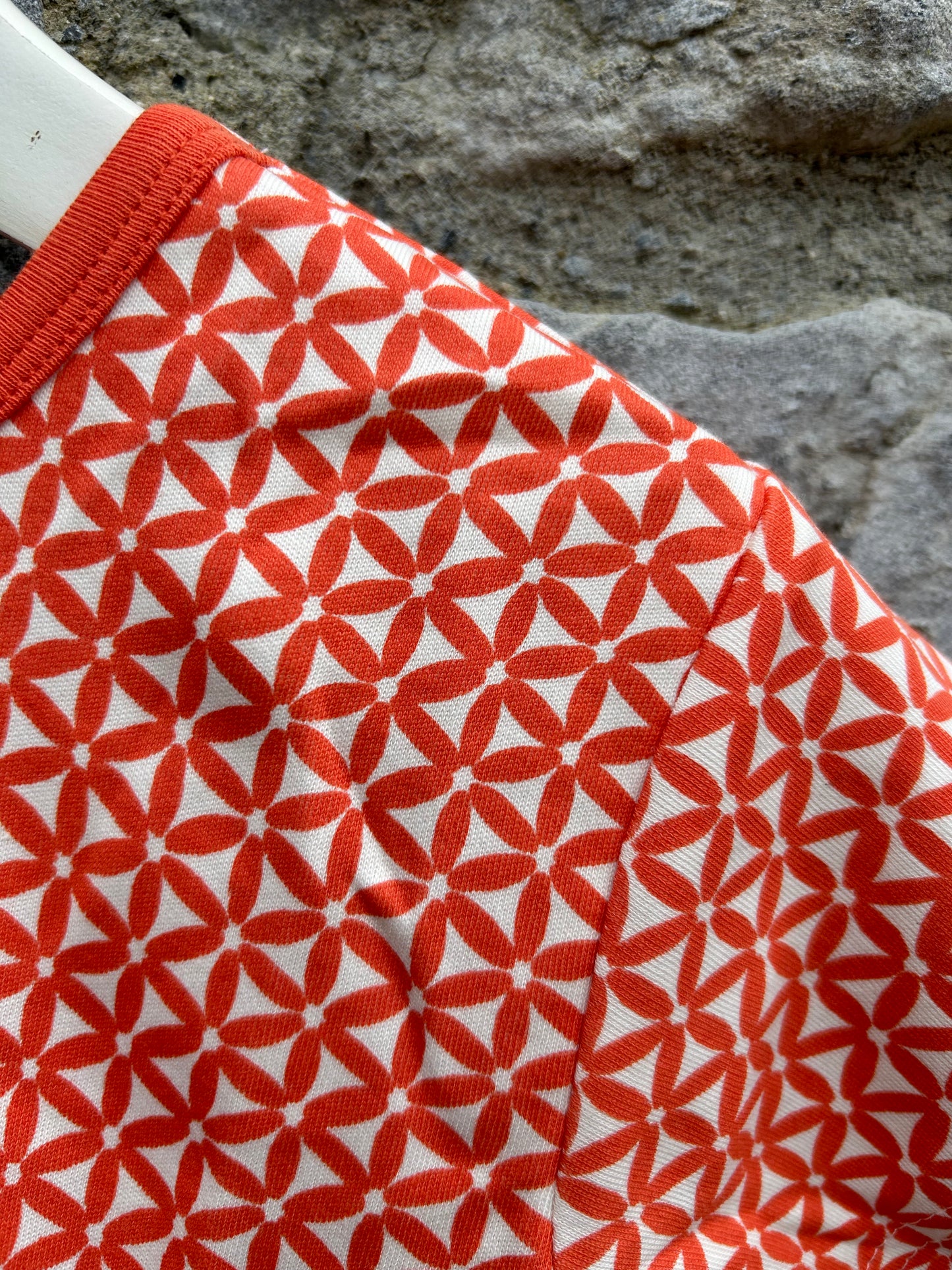 Orange patterned t-shirt 4-5y (104-110cm)